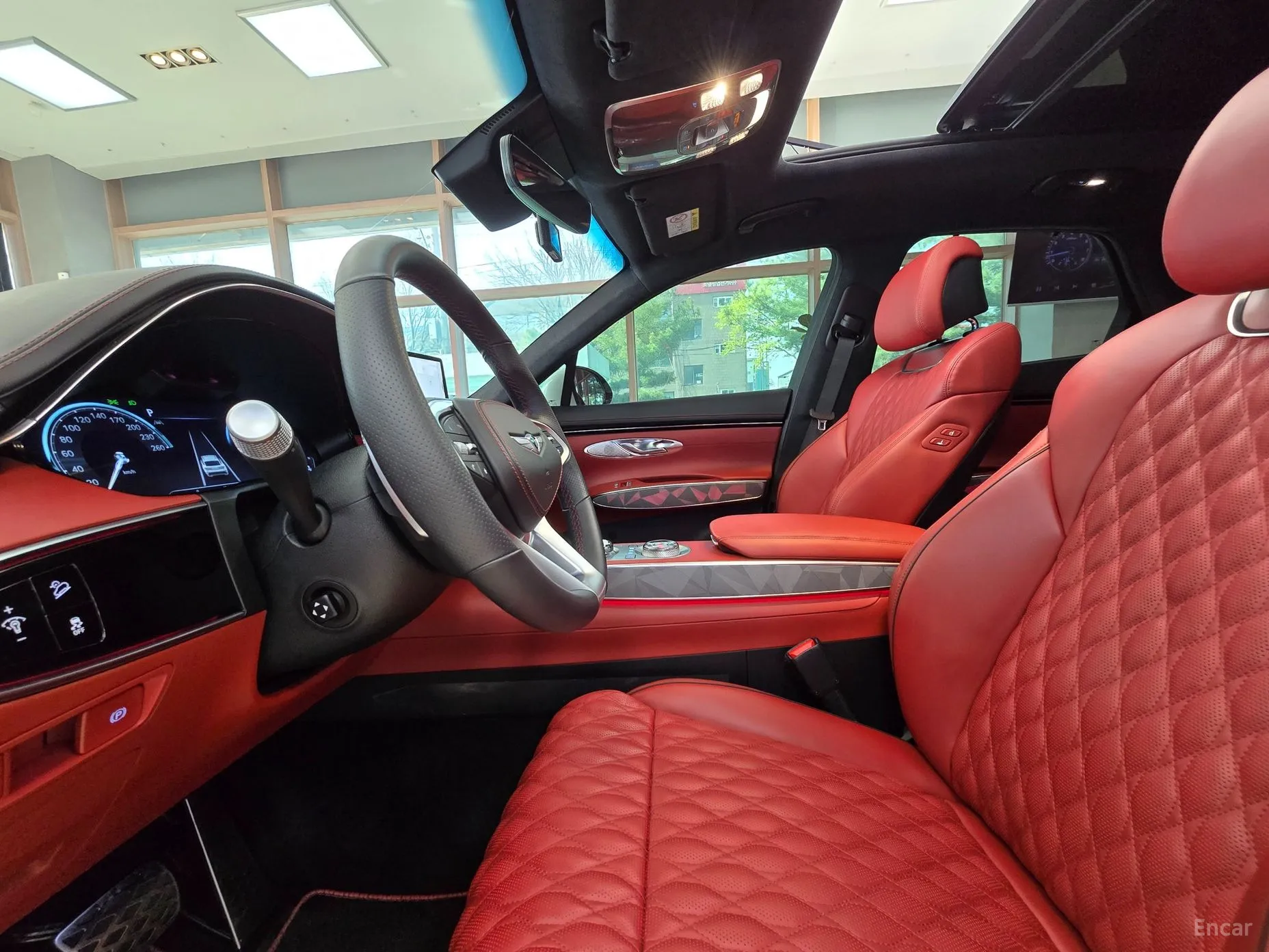Genesis GV70 превью 8