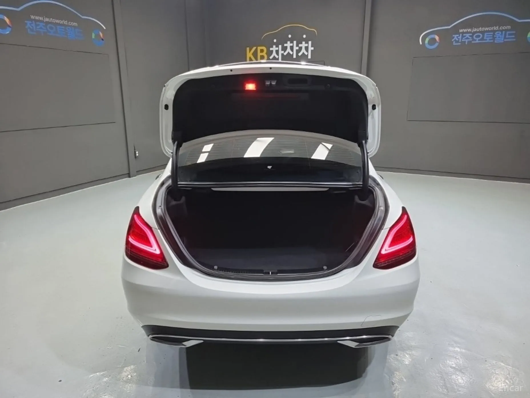 Mercedes Benz C-Class W205 превью 19