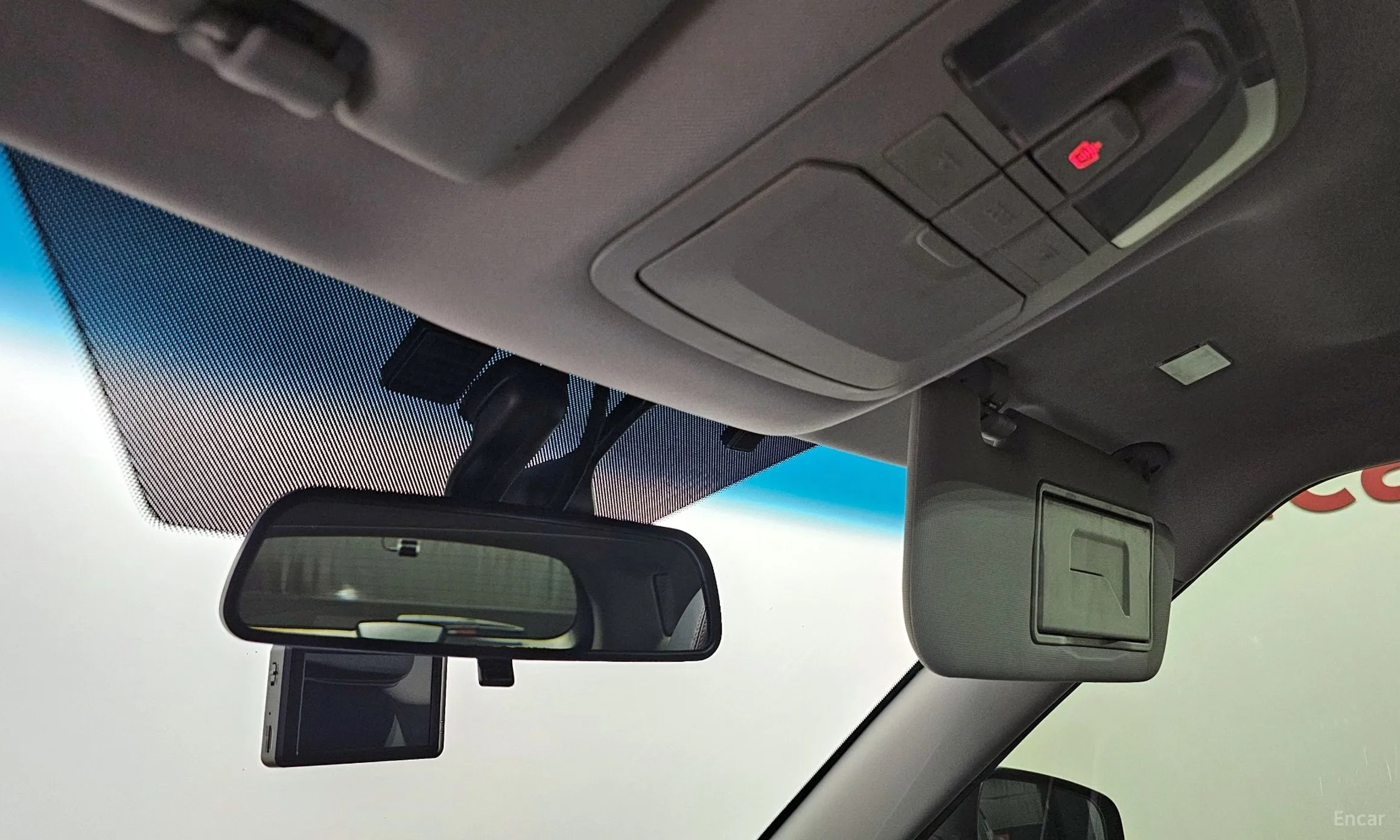 KG Mobility (SsangYong) Tivoli Air превью 17