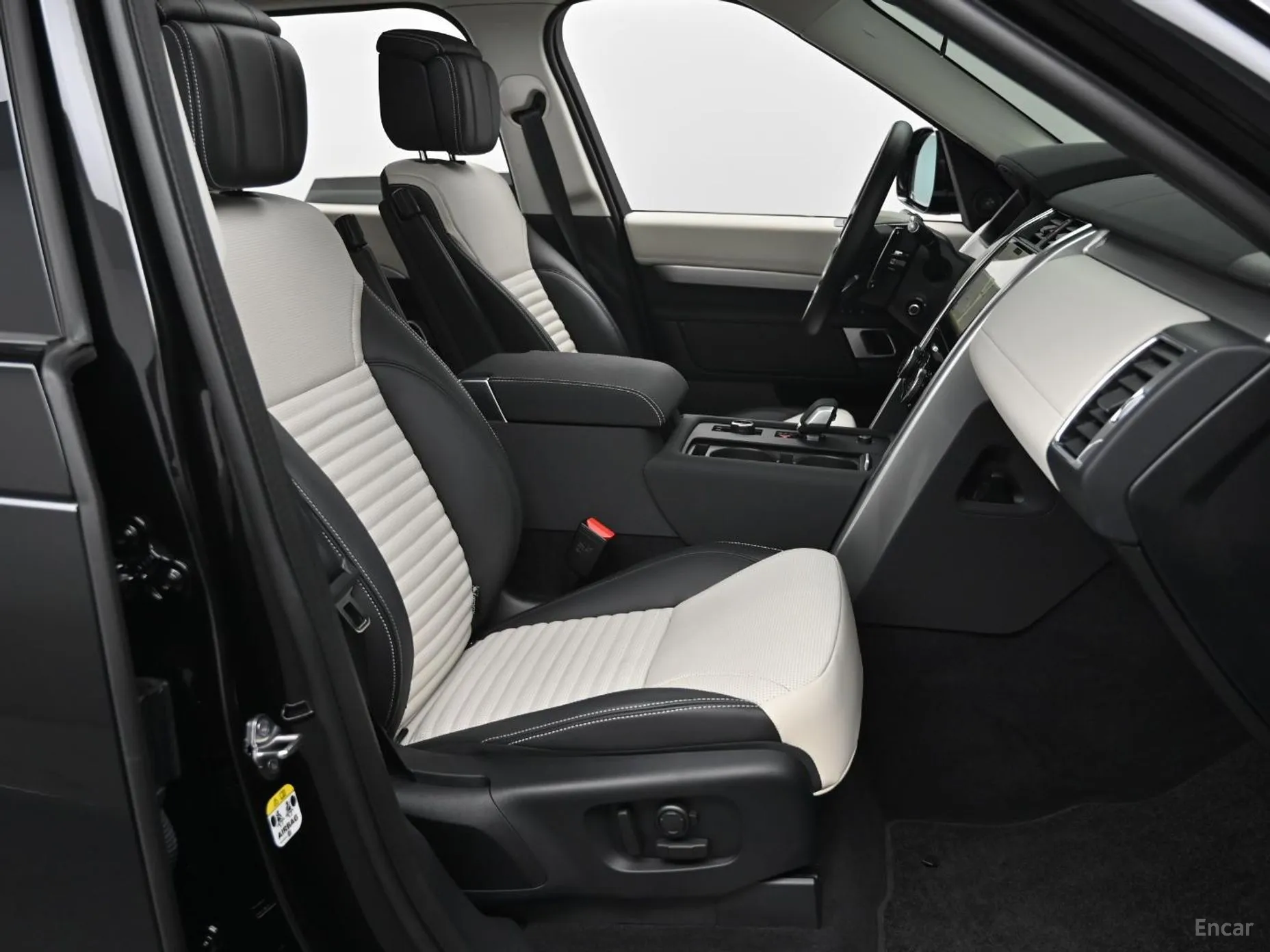 Land Rover Discovery 5 превью 10