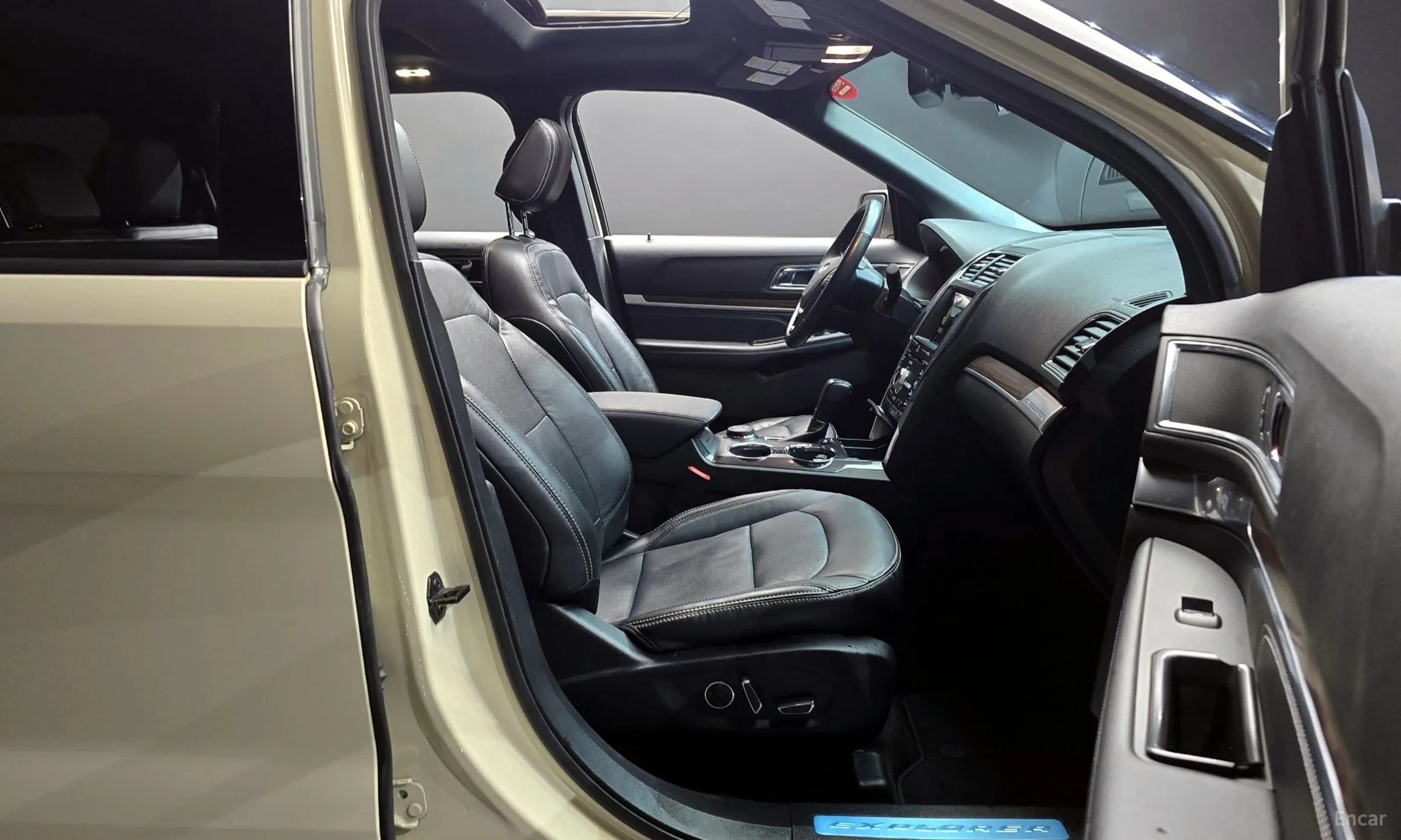 Ford Explorer превью 12