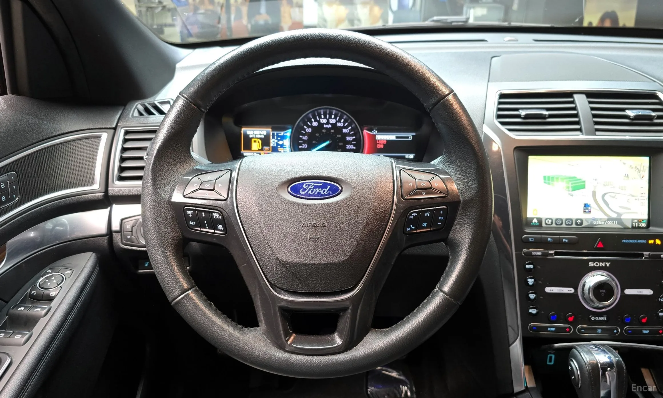 Ford Explorer превью 13
