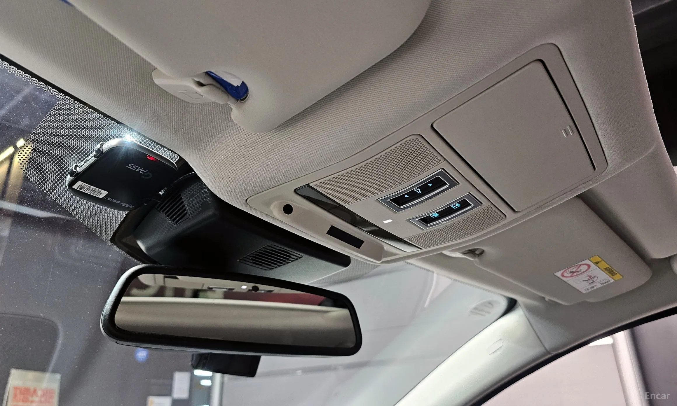 Jaguar XE превью 16