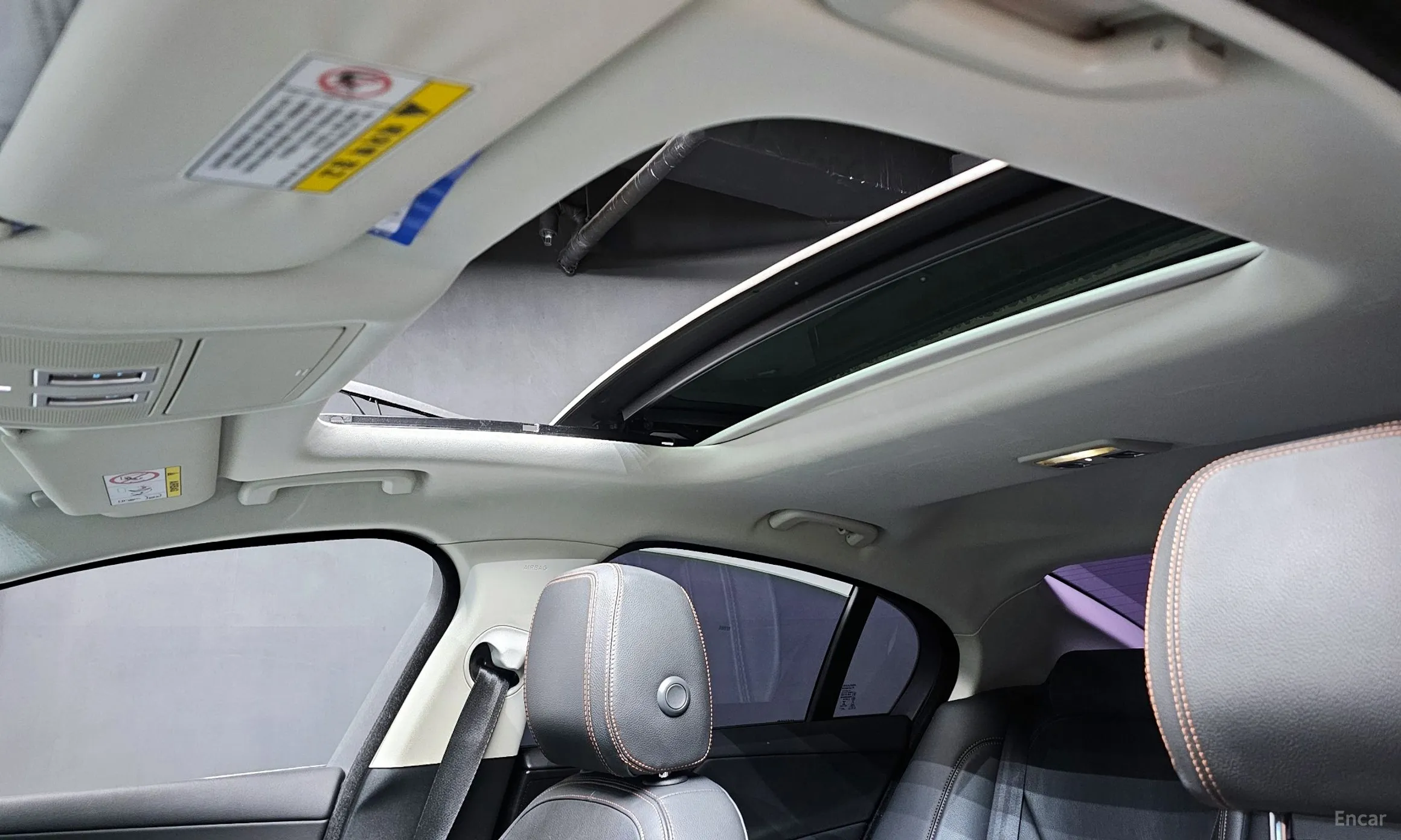 Jaguar XE превью 17