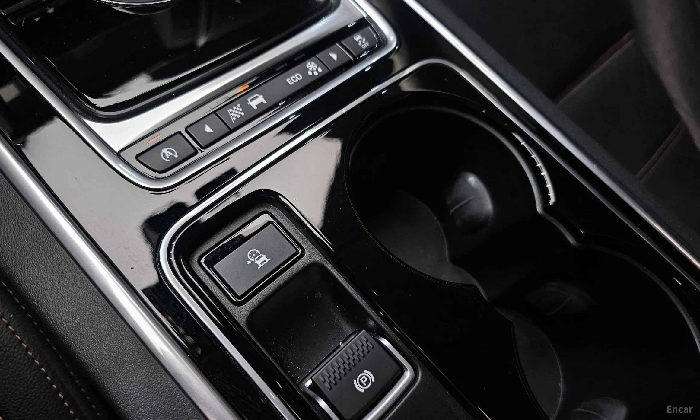 Jaguar XE превью 18