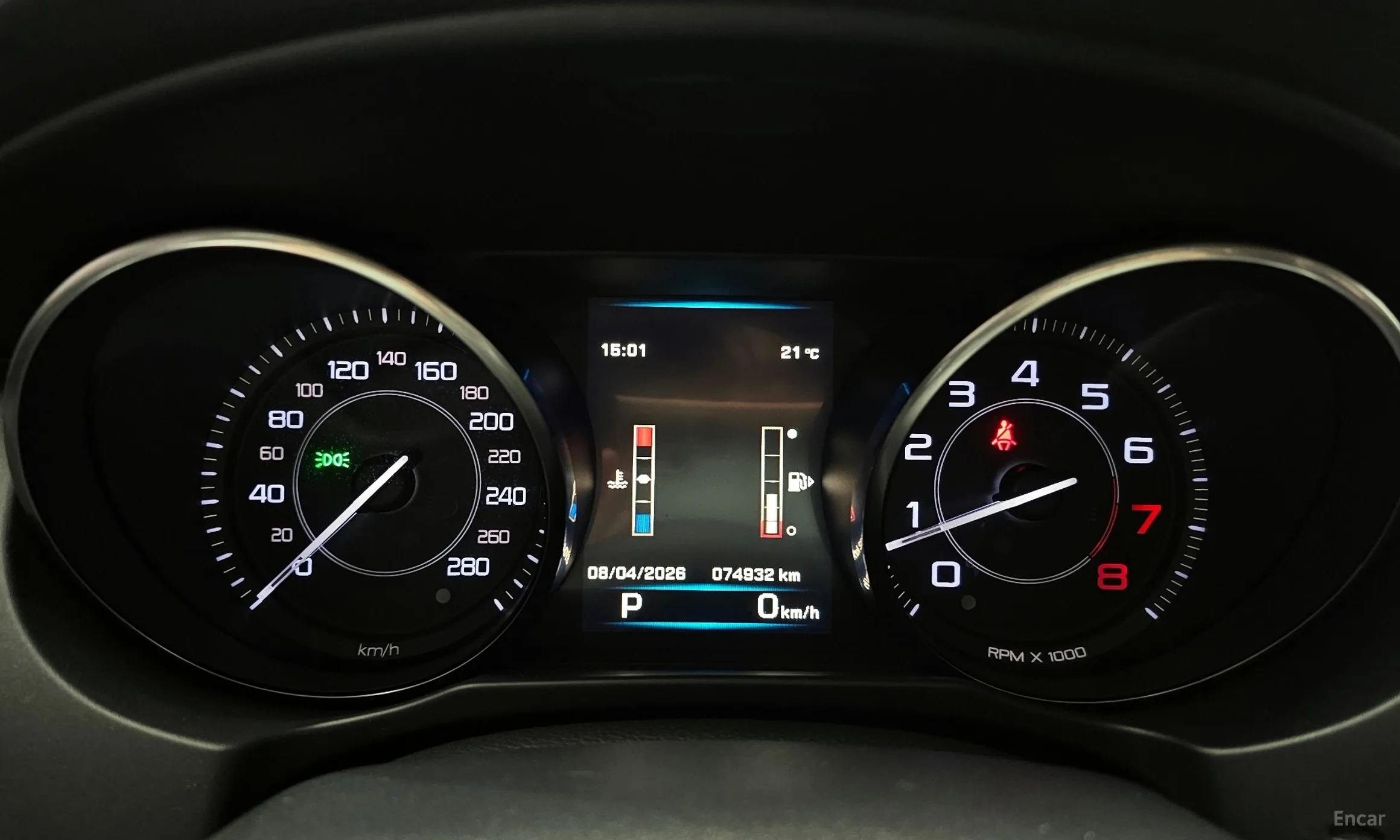 Jaguar XE превью 8
