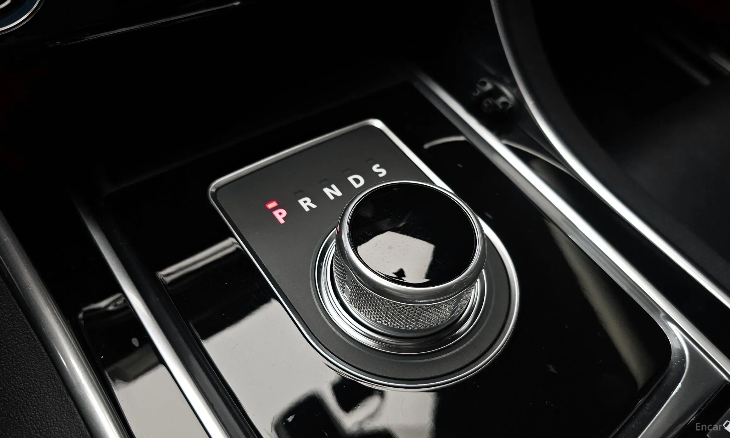 Jaguar XE превью 9