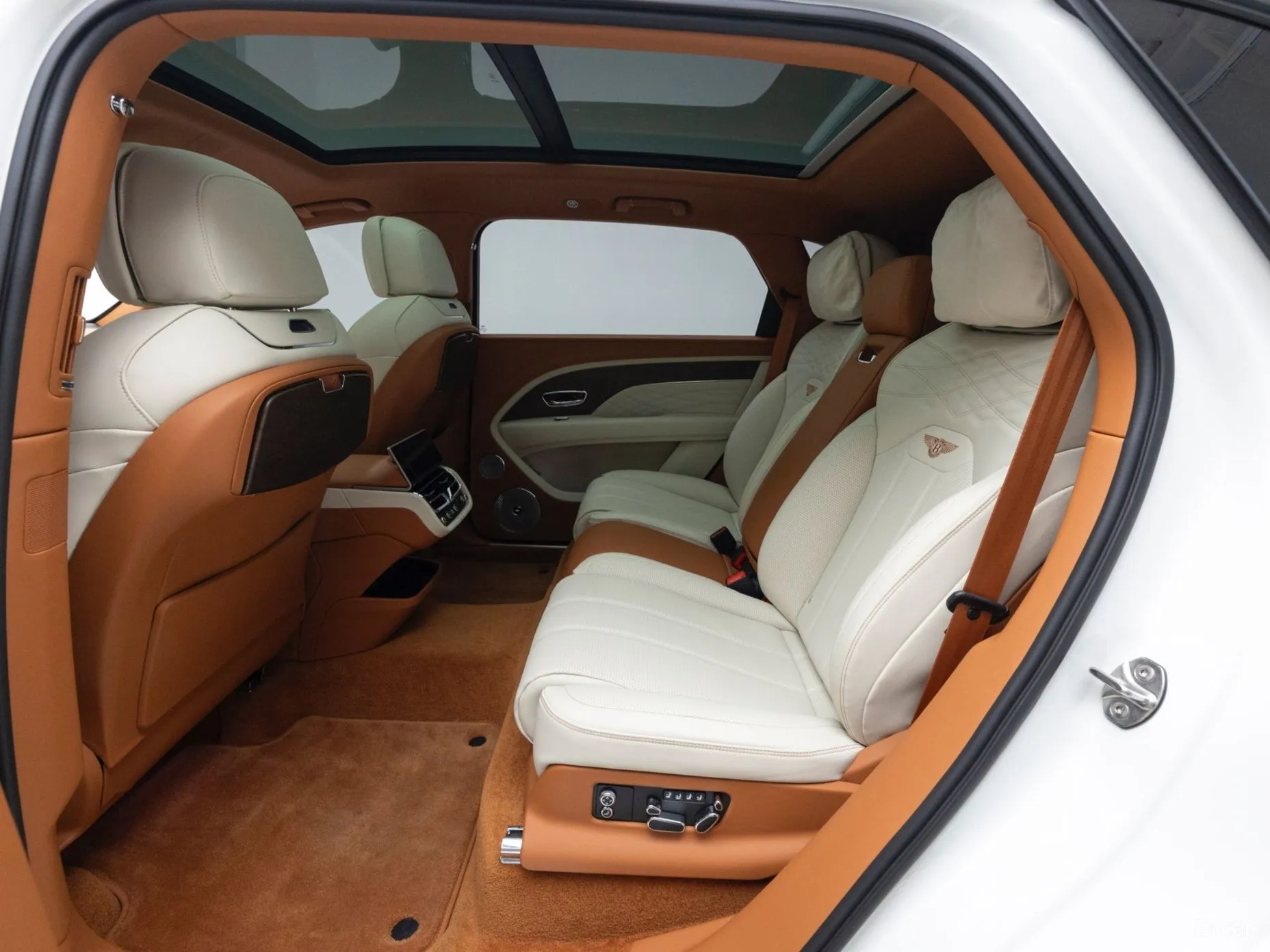 Bentley Bentayga превью 12