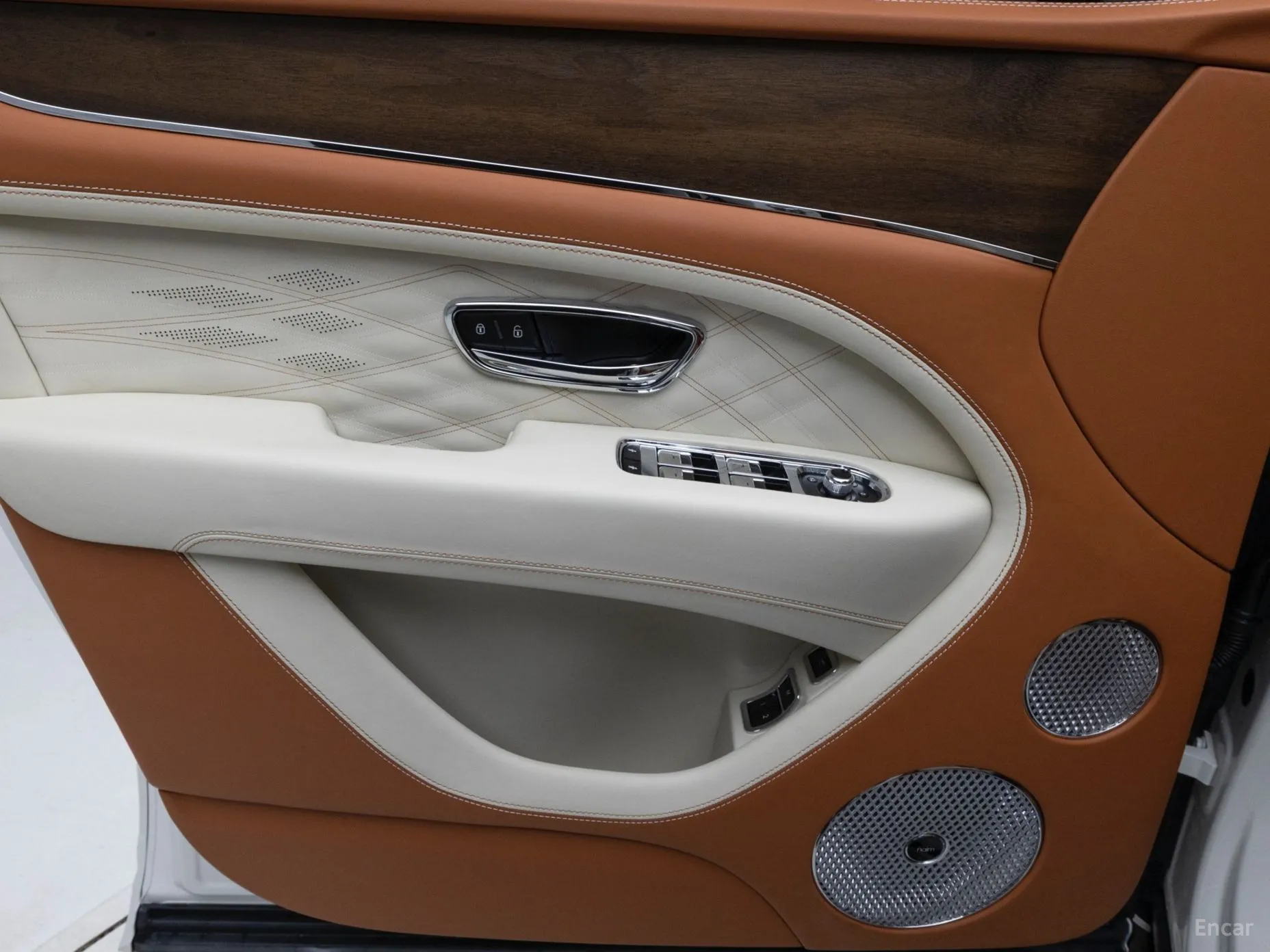 Bentley Bentayga превью 13
