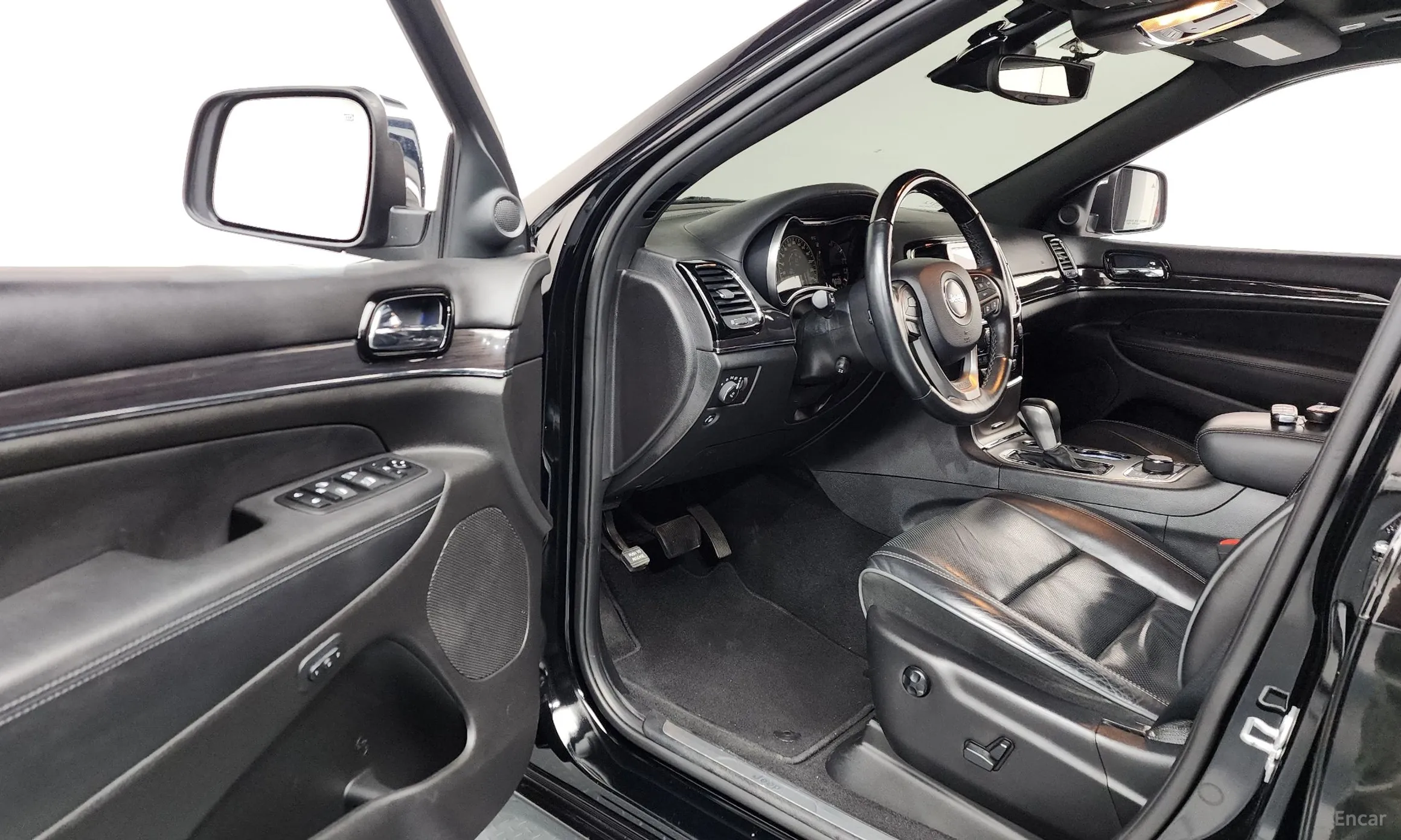 Jeep Grand Cherokee превью 10