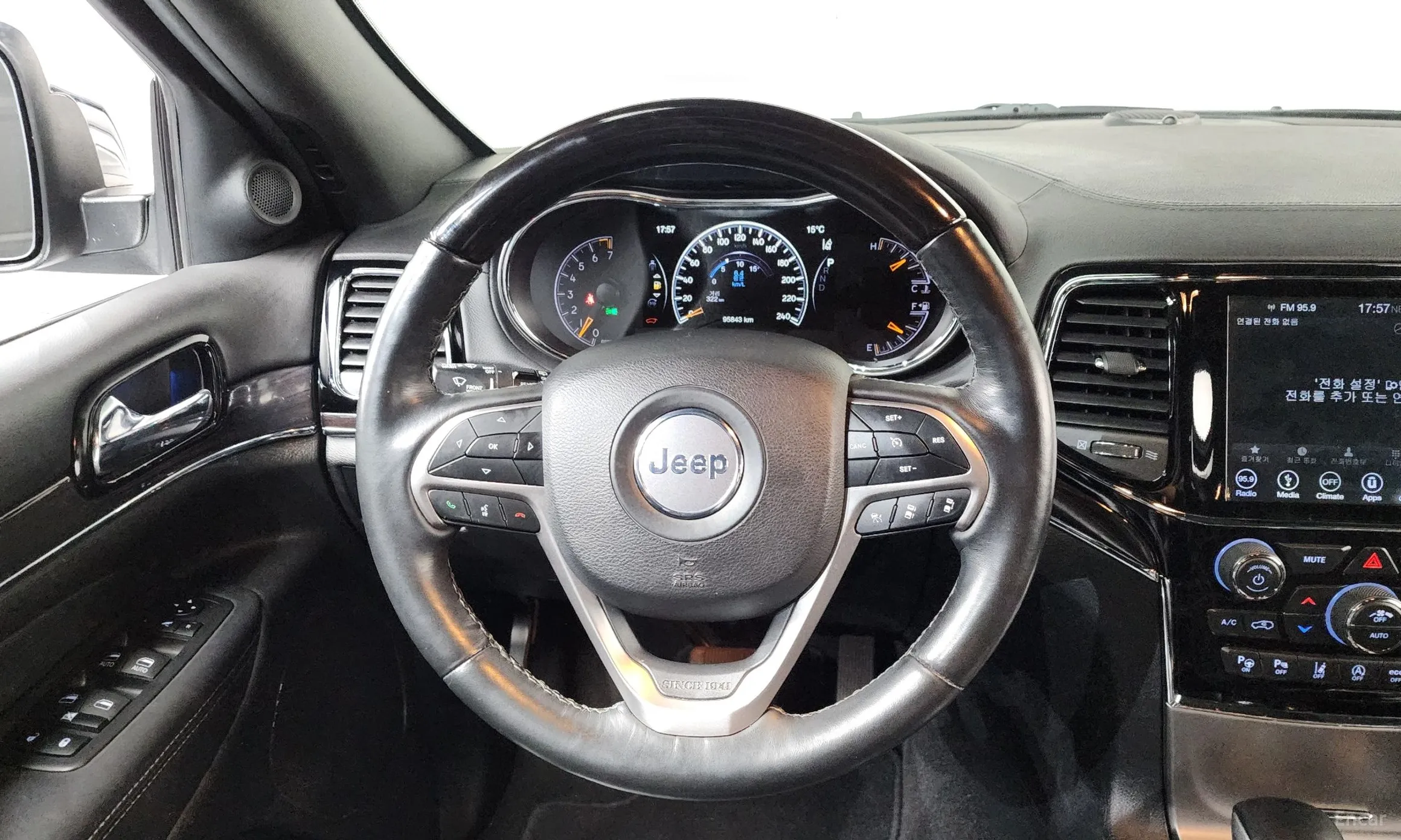 Jeep Grand Cherokee превью 12