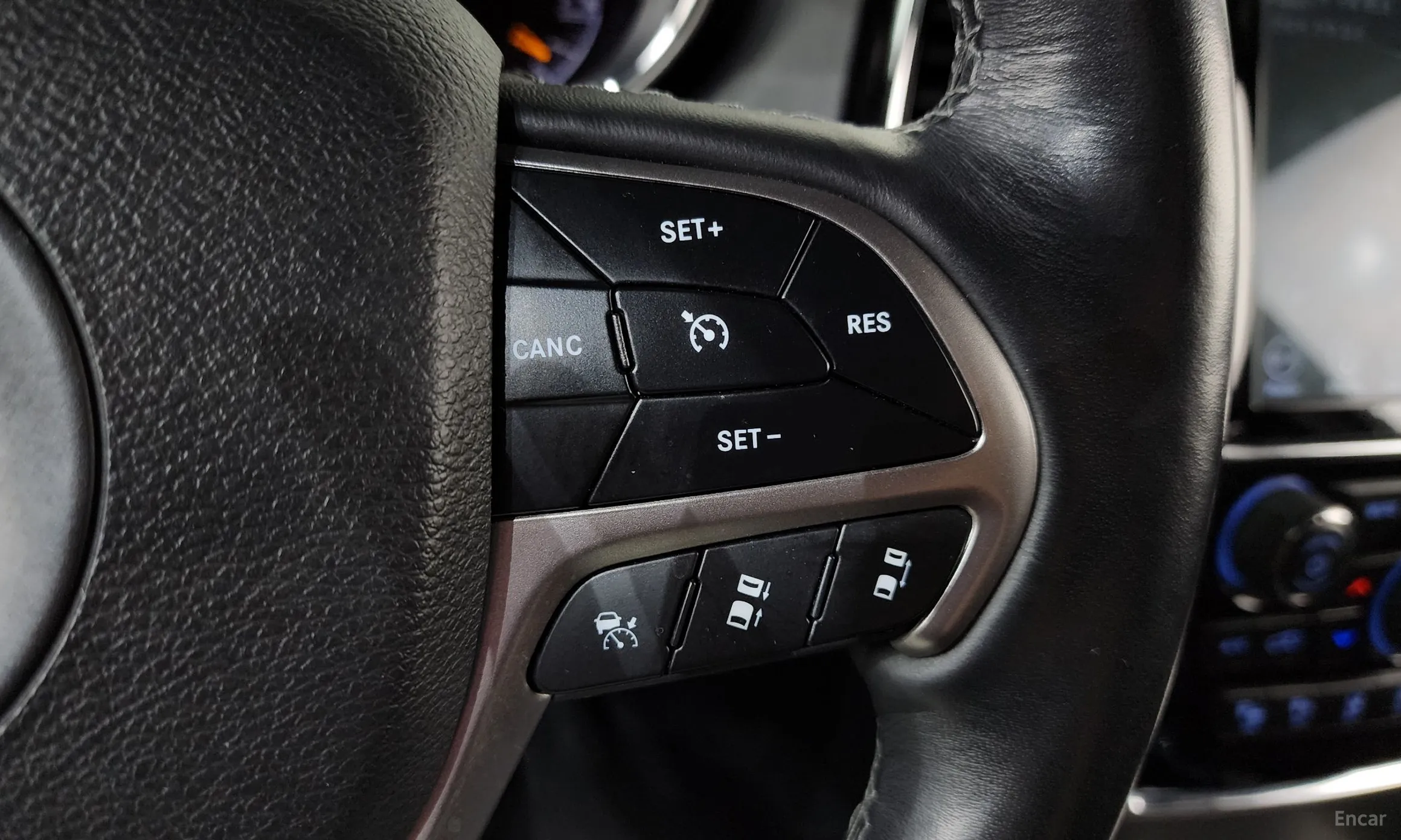 Jeep Grand Cherokee превью 15