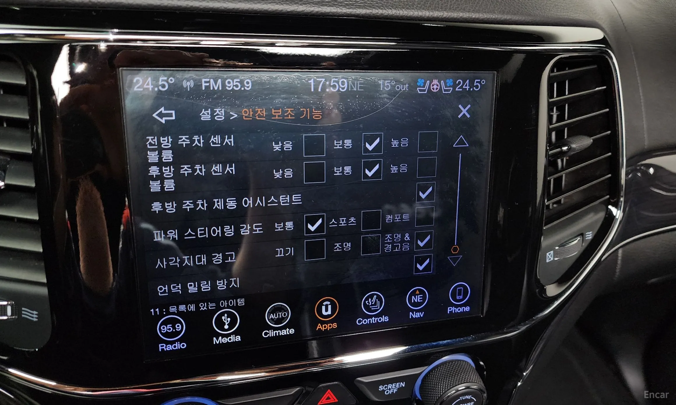 Jeep Grand Cherokee превью 18