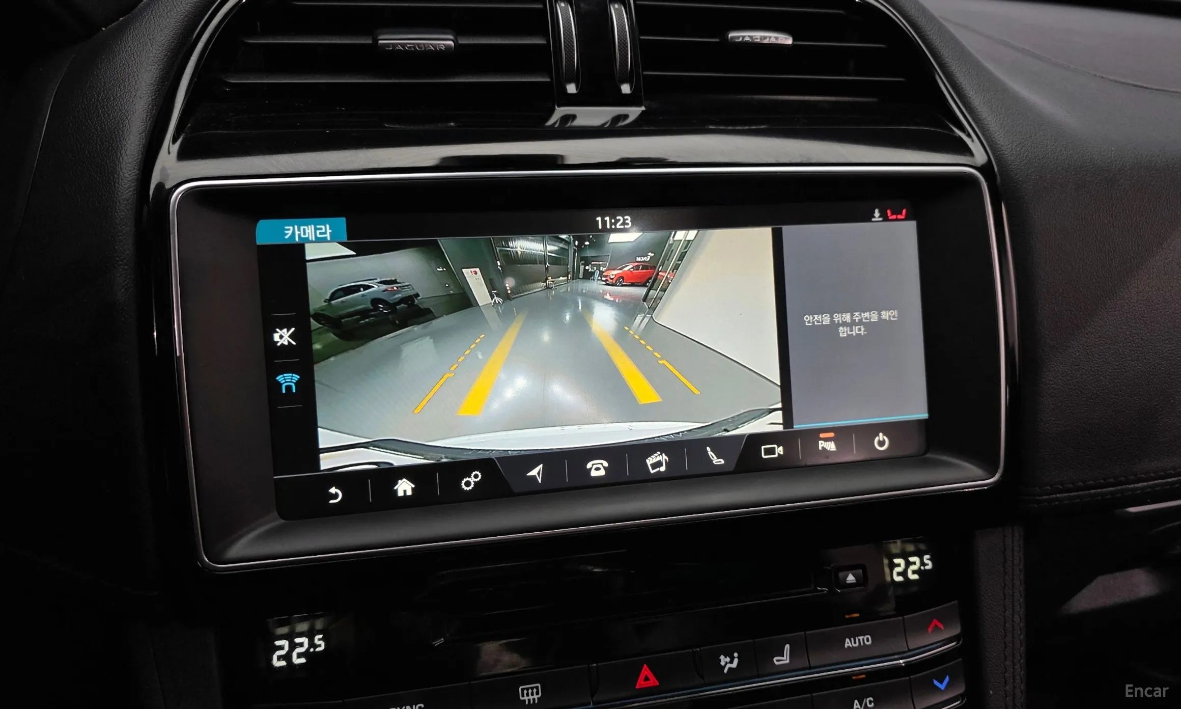 Jaguar F-PACE превью 15