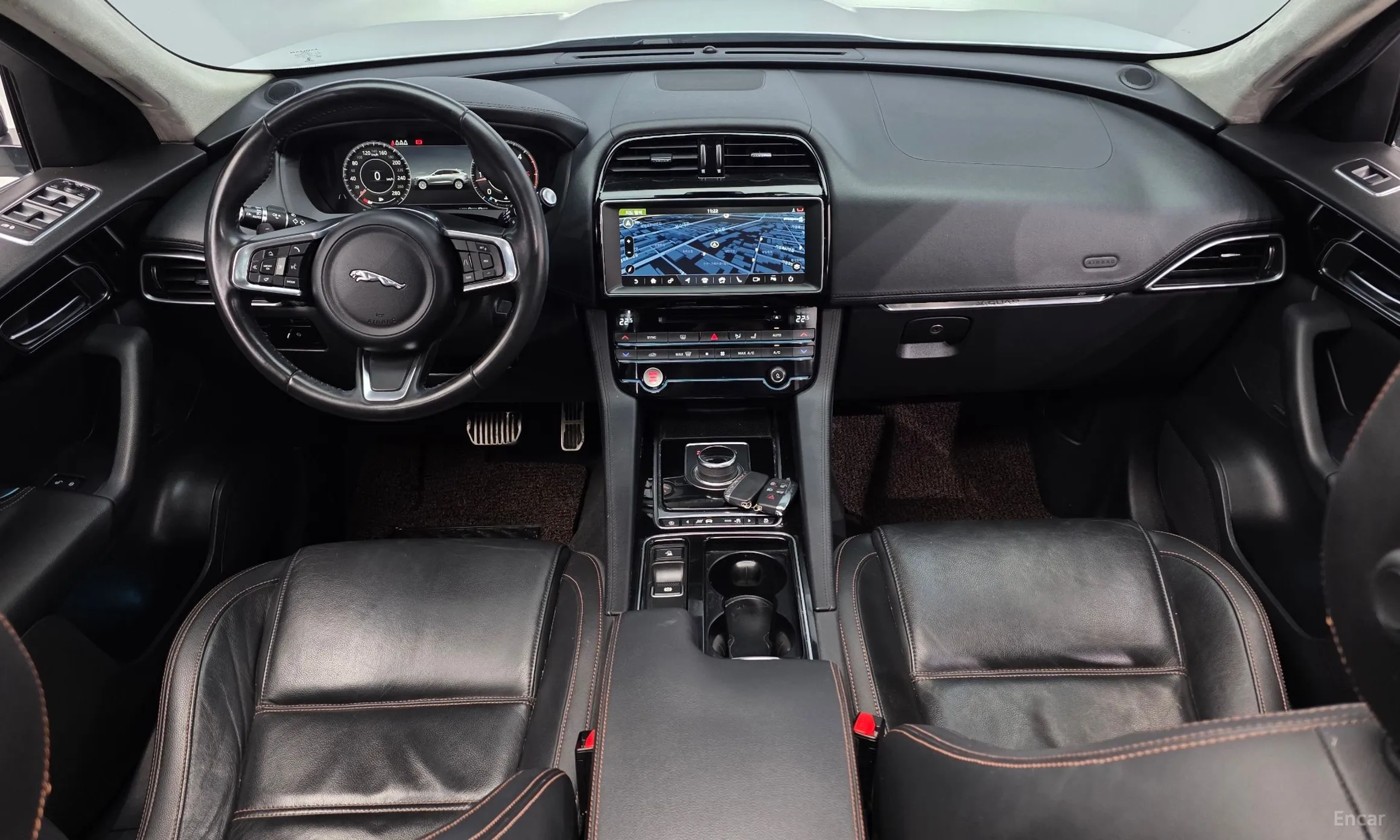 Jaguar F-PACE превью 7