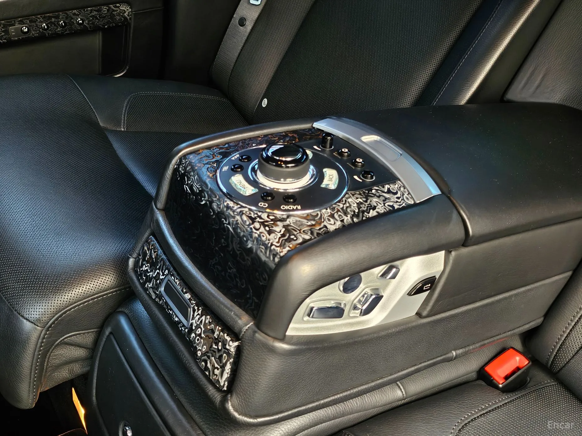 Rolls-Royce Ghost превью 10