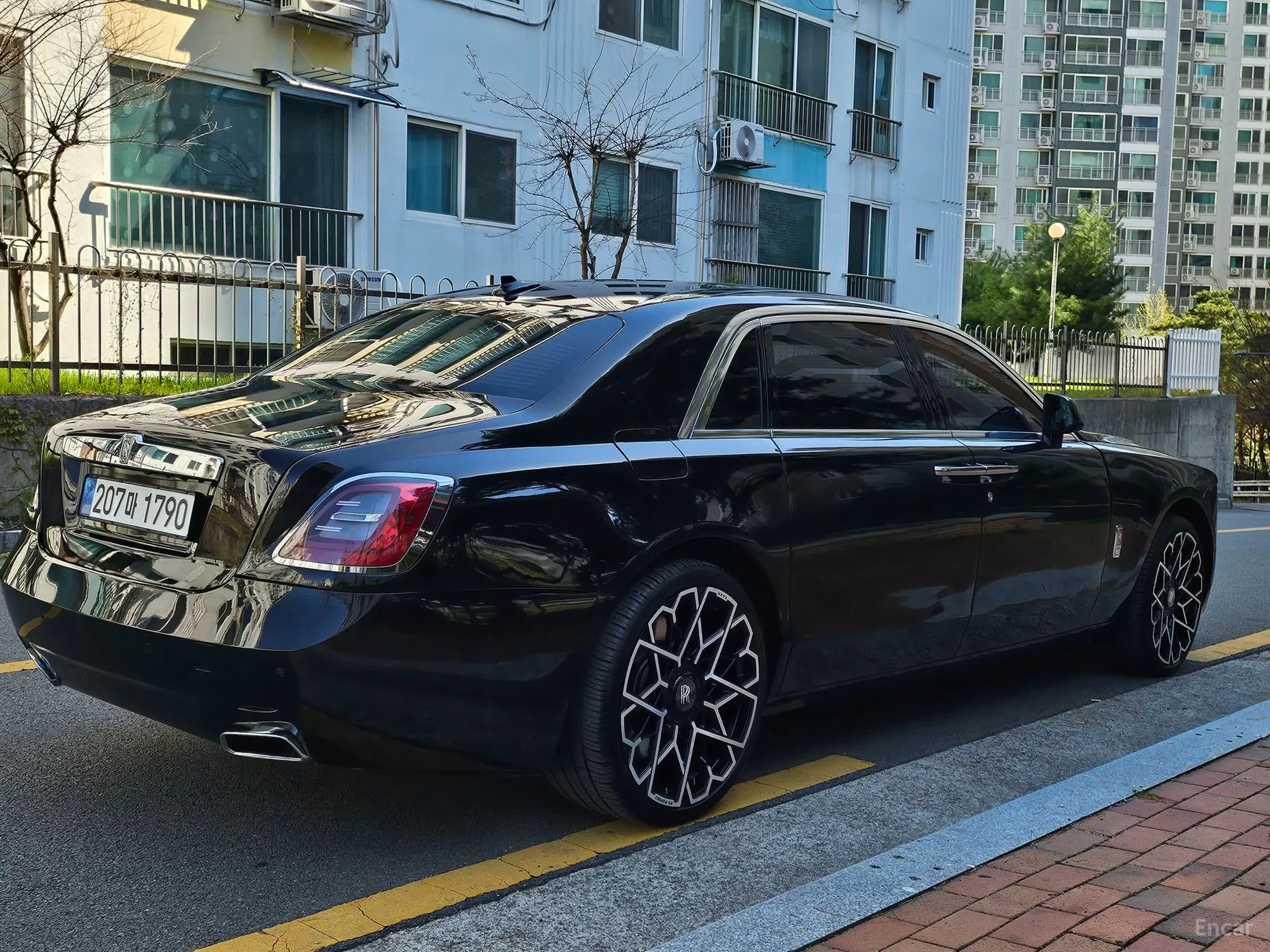 Rolls-Royce Ghost превью 5