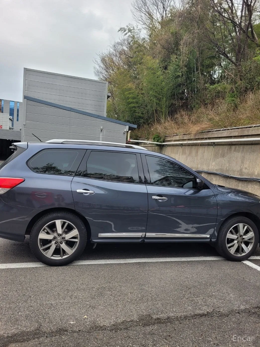 Nissan Pathfinder Gen 4