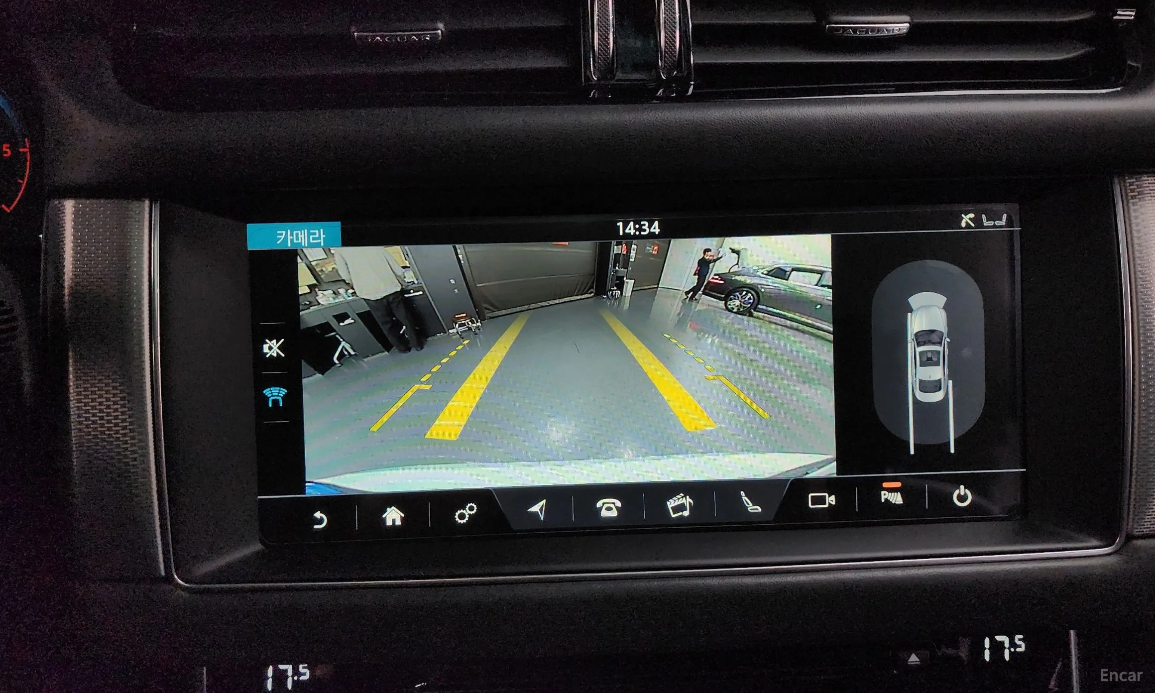 Jaguar XF (x260) превью 16
