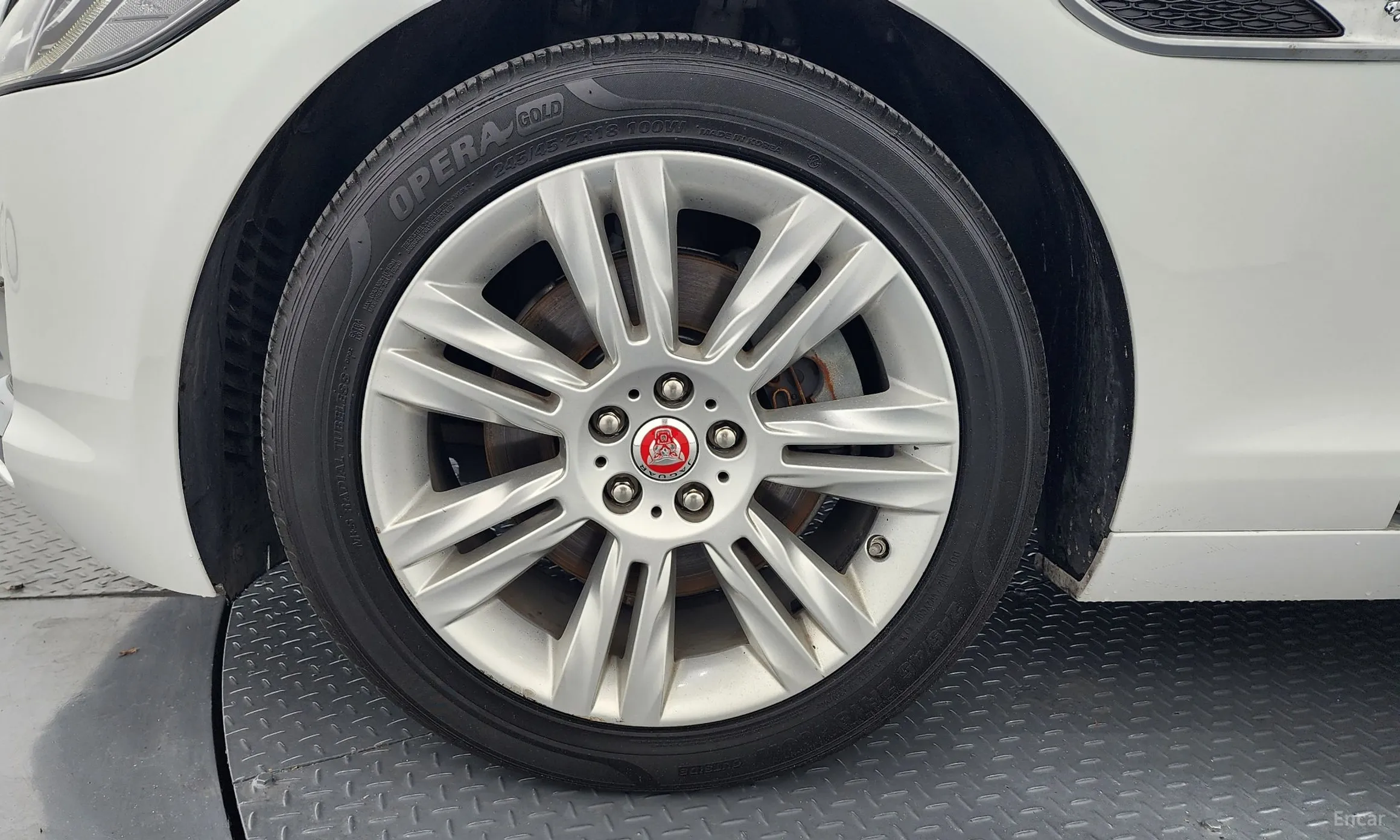 Jaguar XF (x260) превью 5