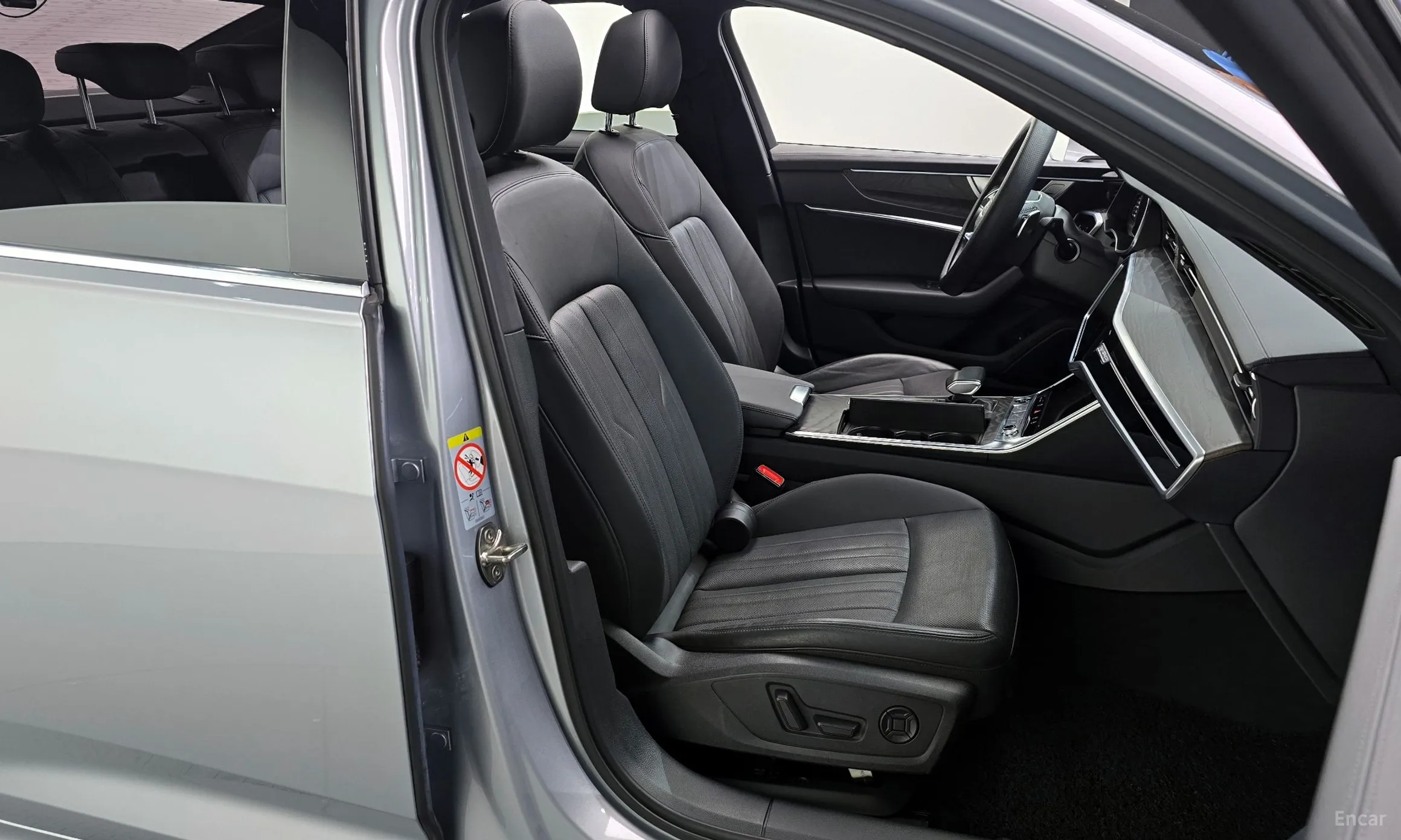 Audi A6 (C8) превью 12
