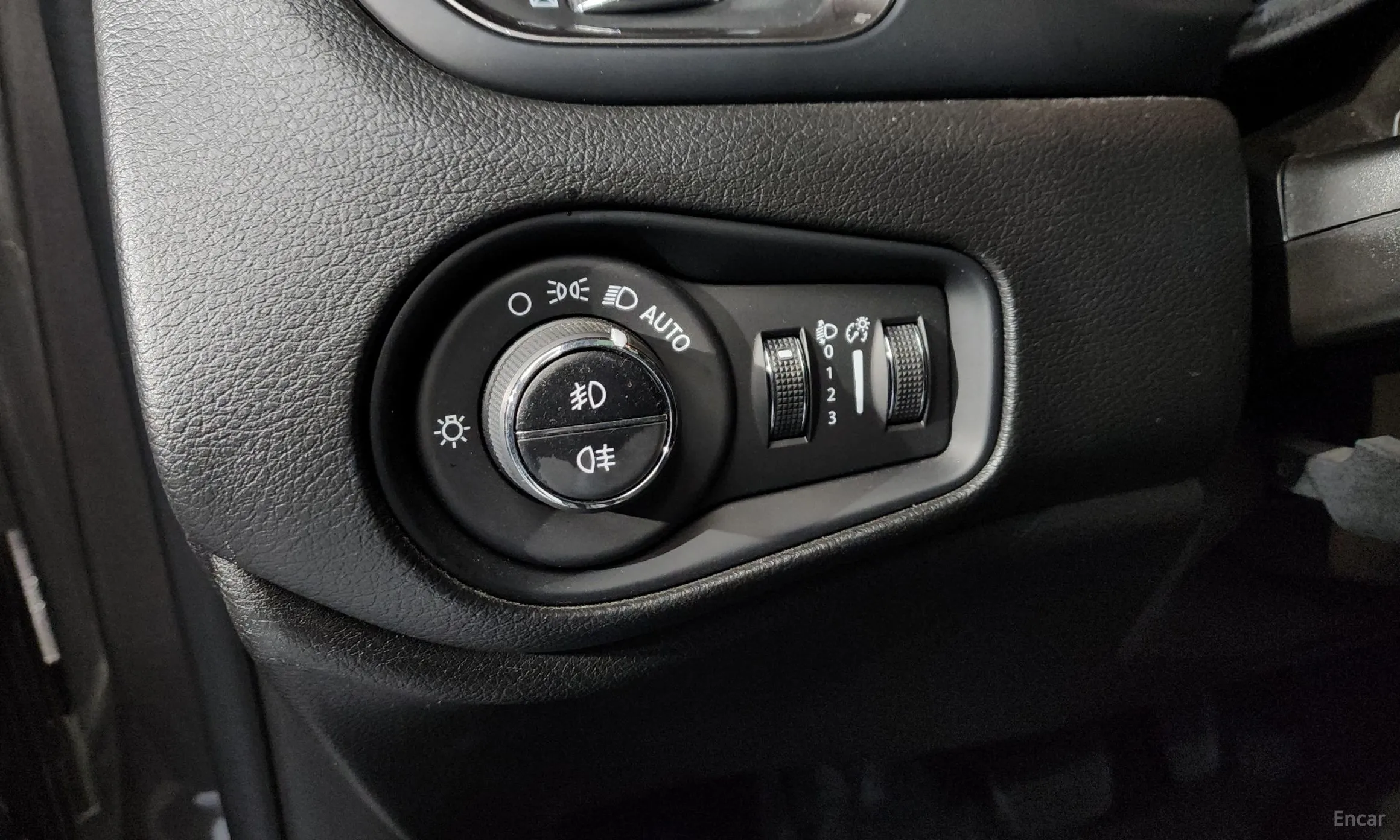 Jeep Renegade превью 18
