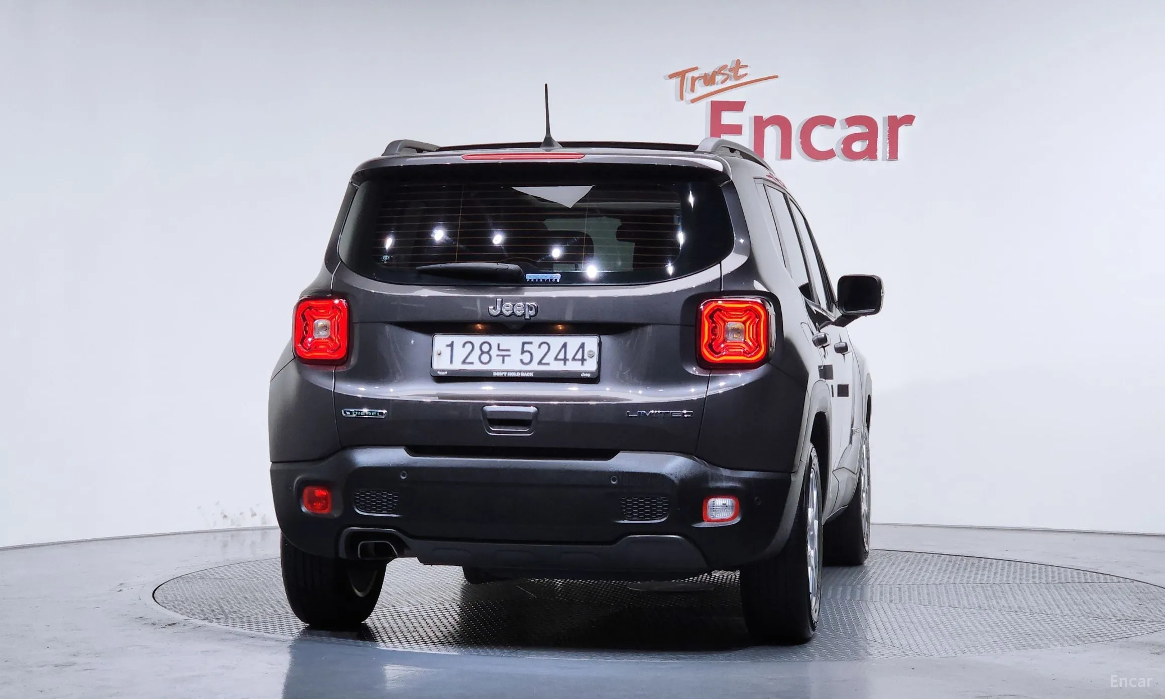 Jeep Renegade превью 4