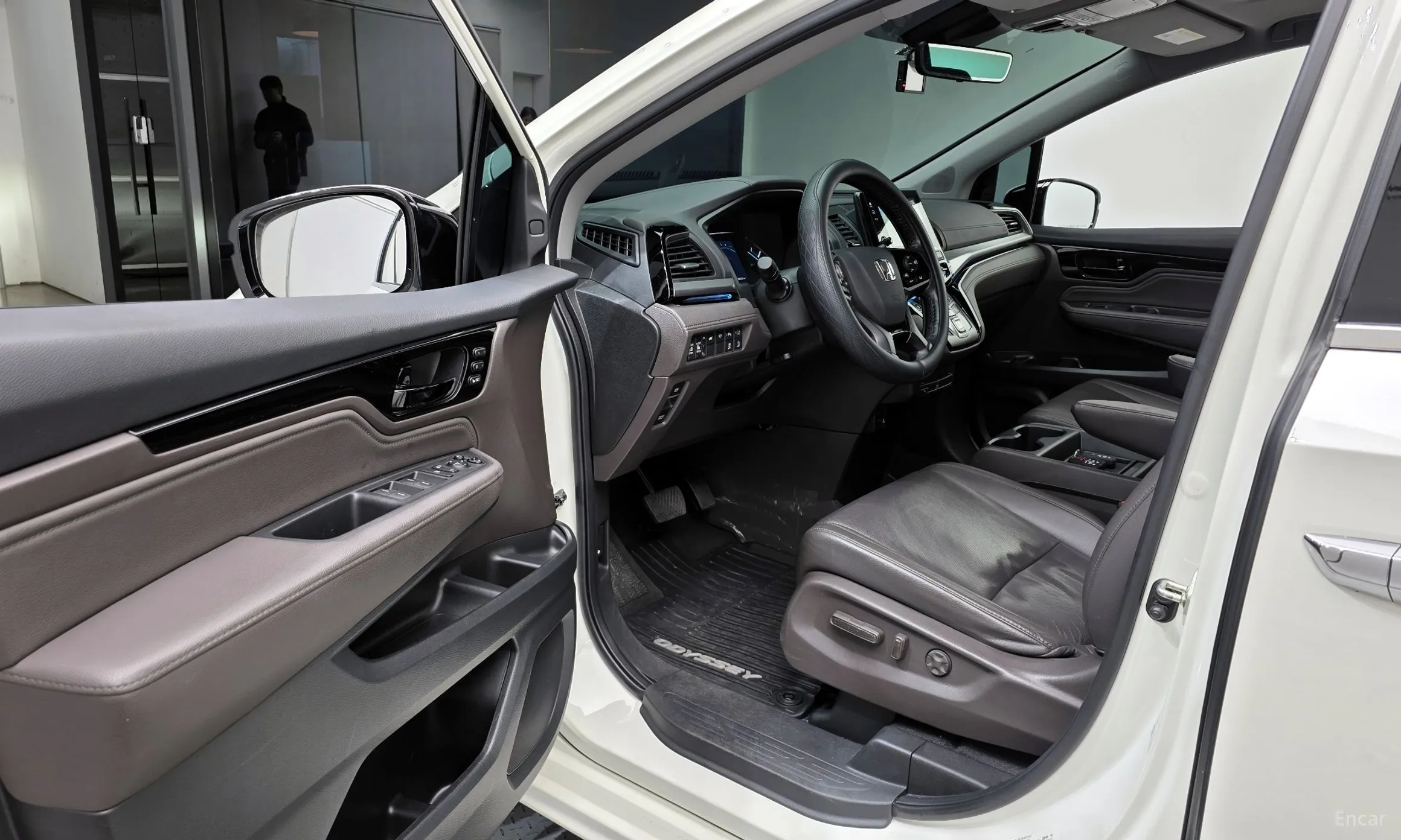Honda Odyssey превью 10
