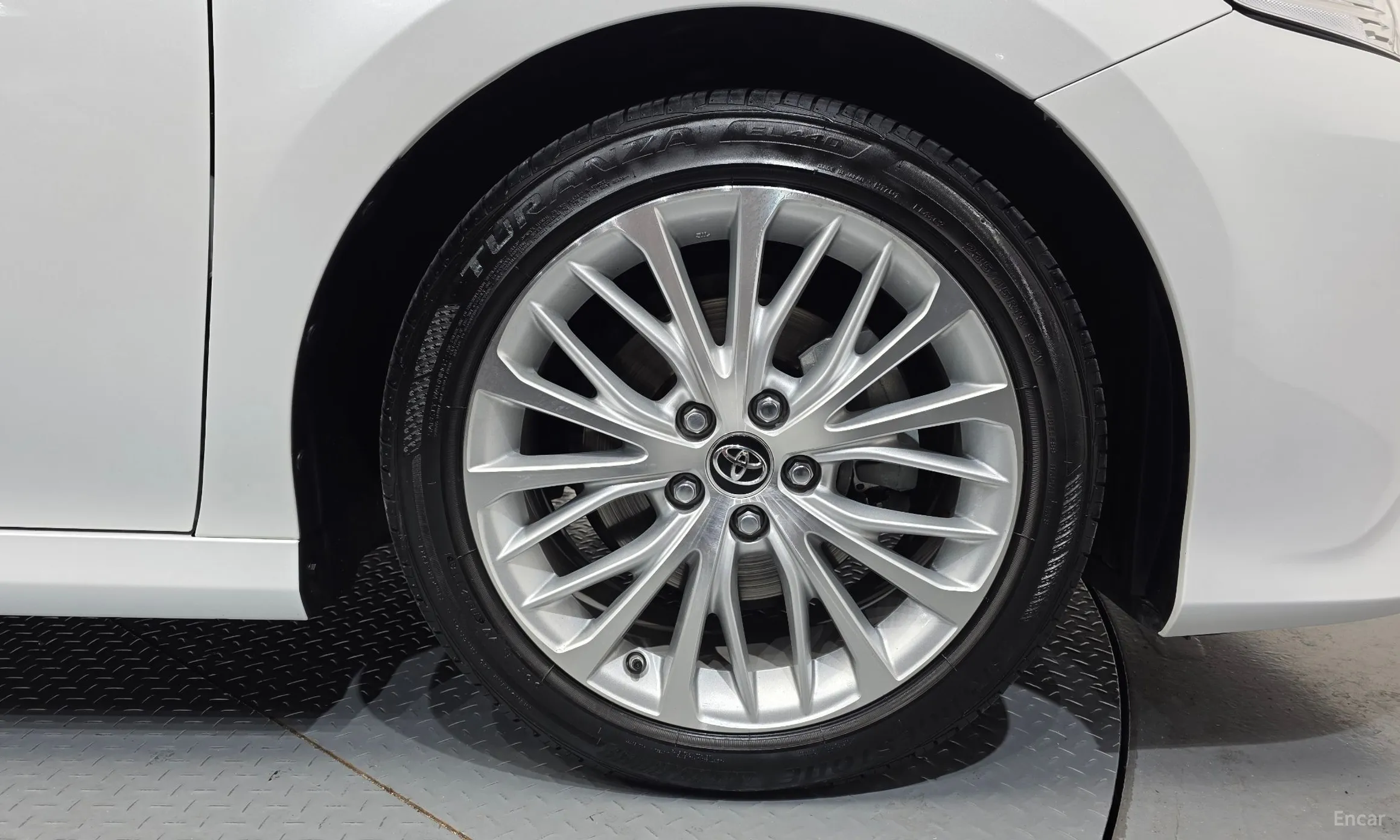 Toyota Camry (XV70) превью 5