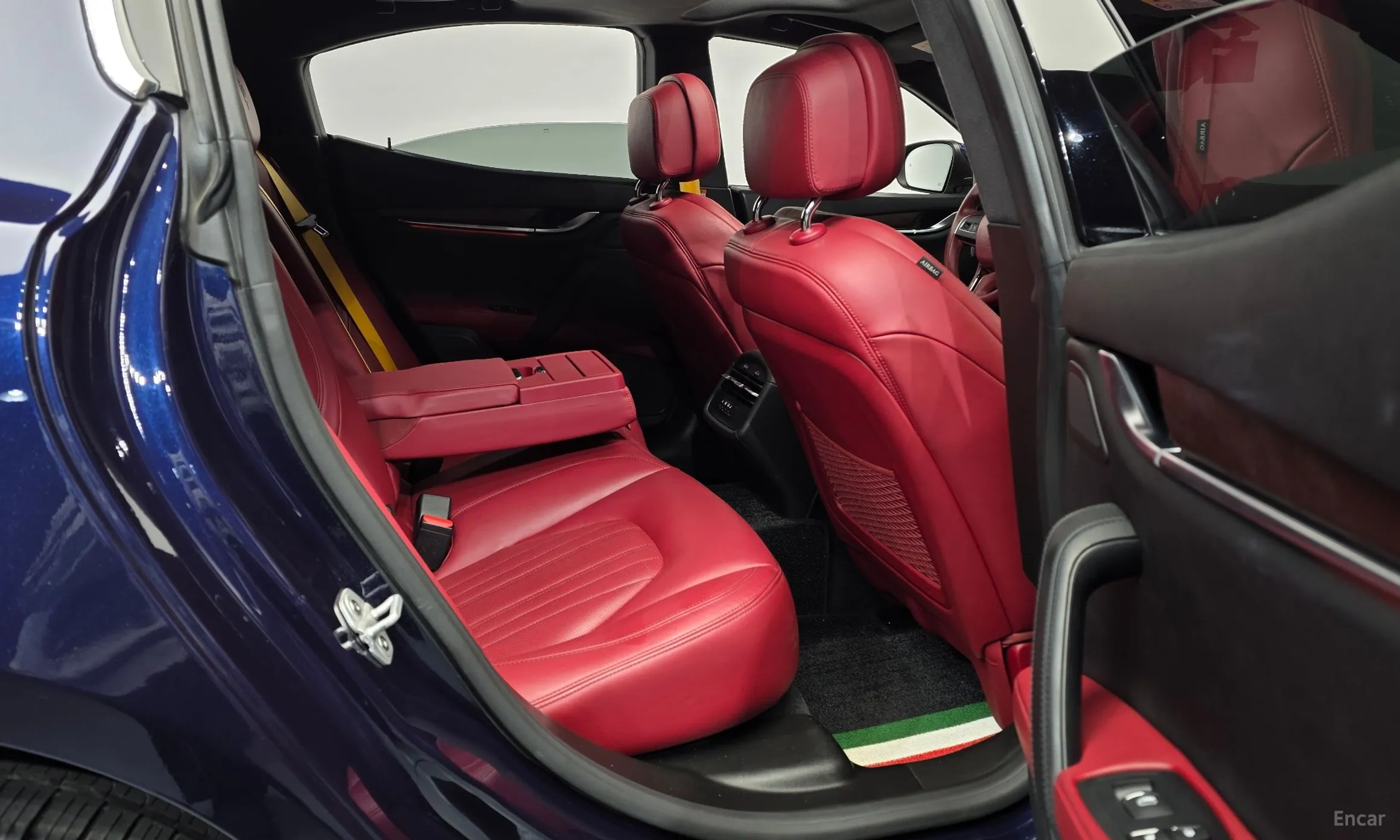 Maserati Ghibli превью 12