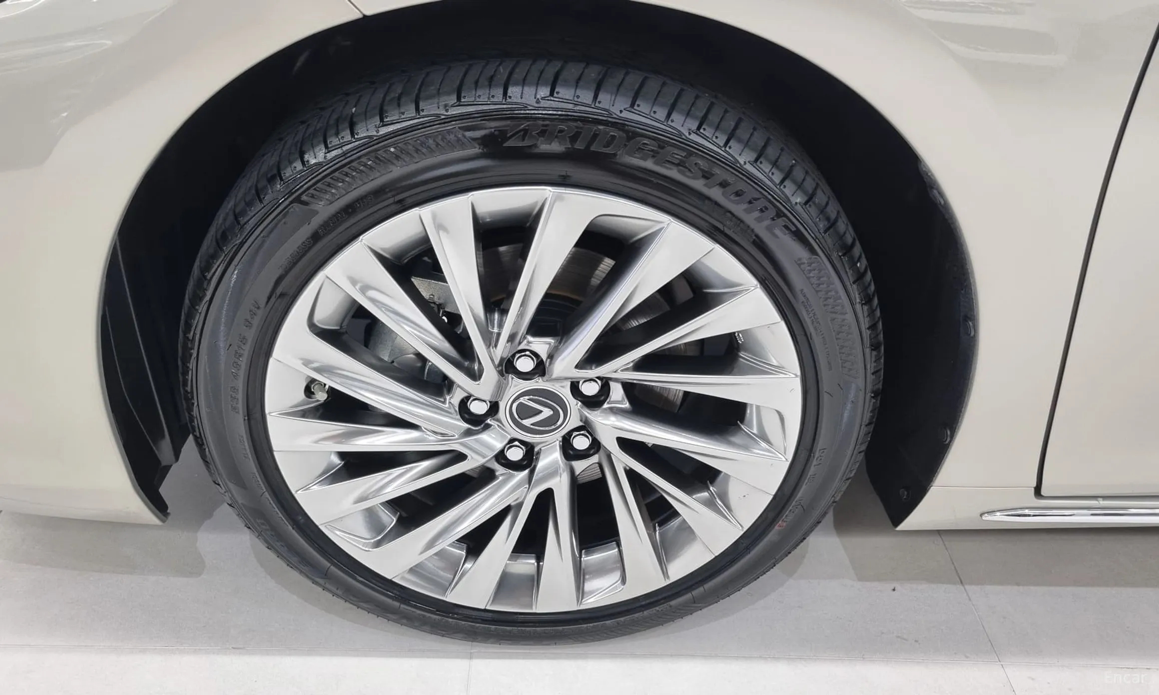 Lexus ES300h 7th Generation превью 5