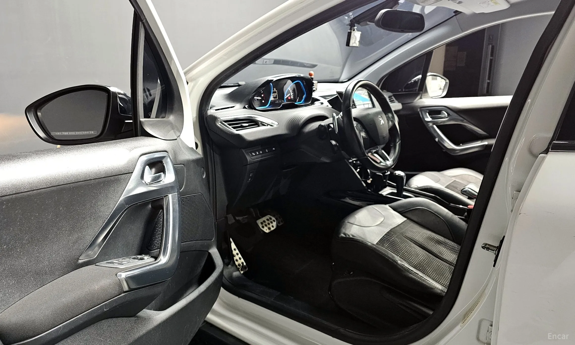Peugeot 2008. превью 10
