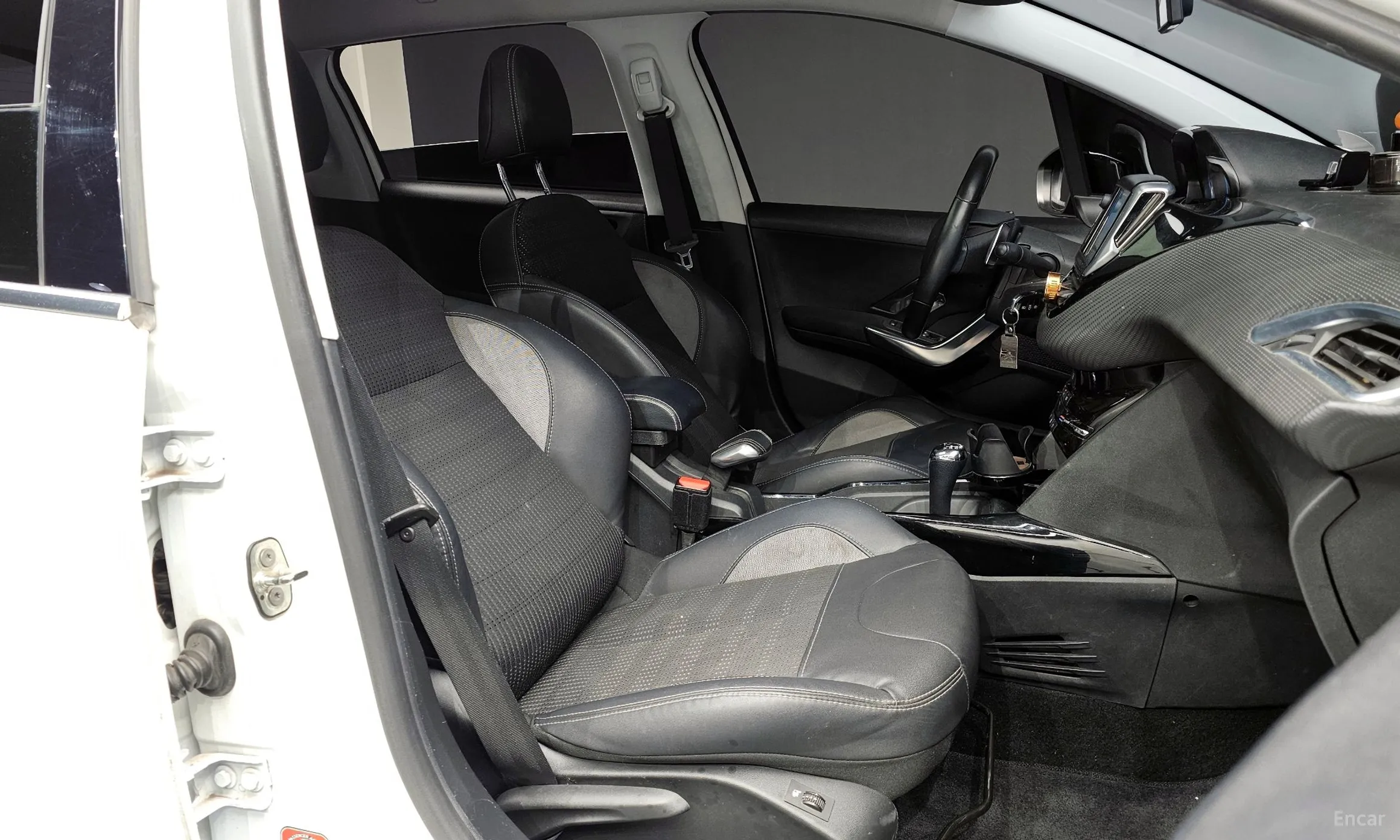Peugeot 2008. превью 11