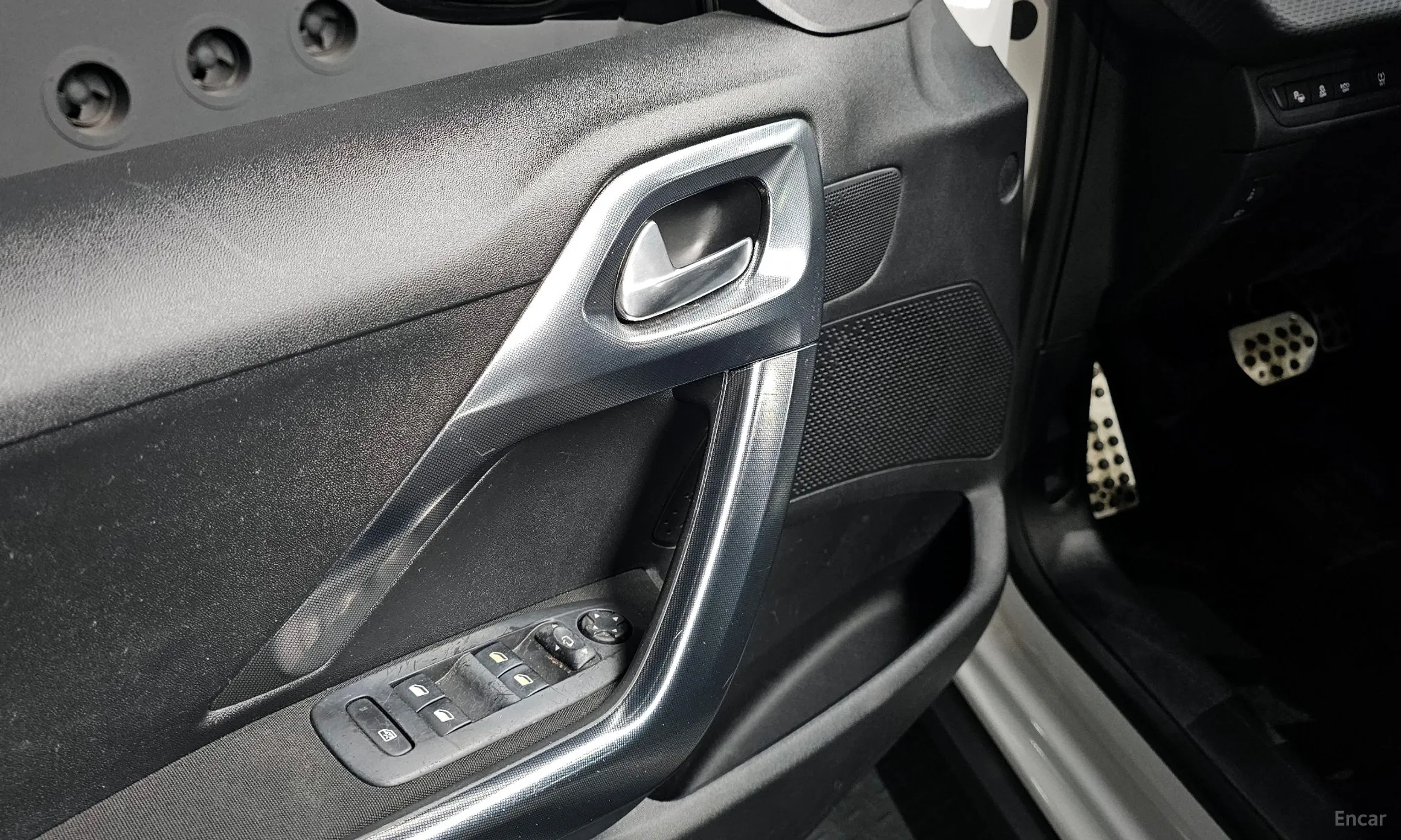 Peugeot 2008. превью 13