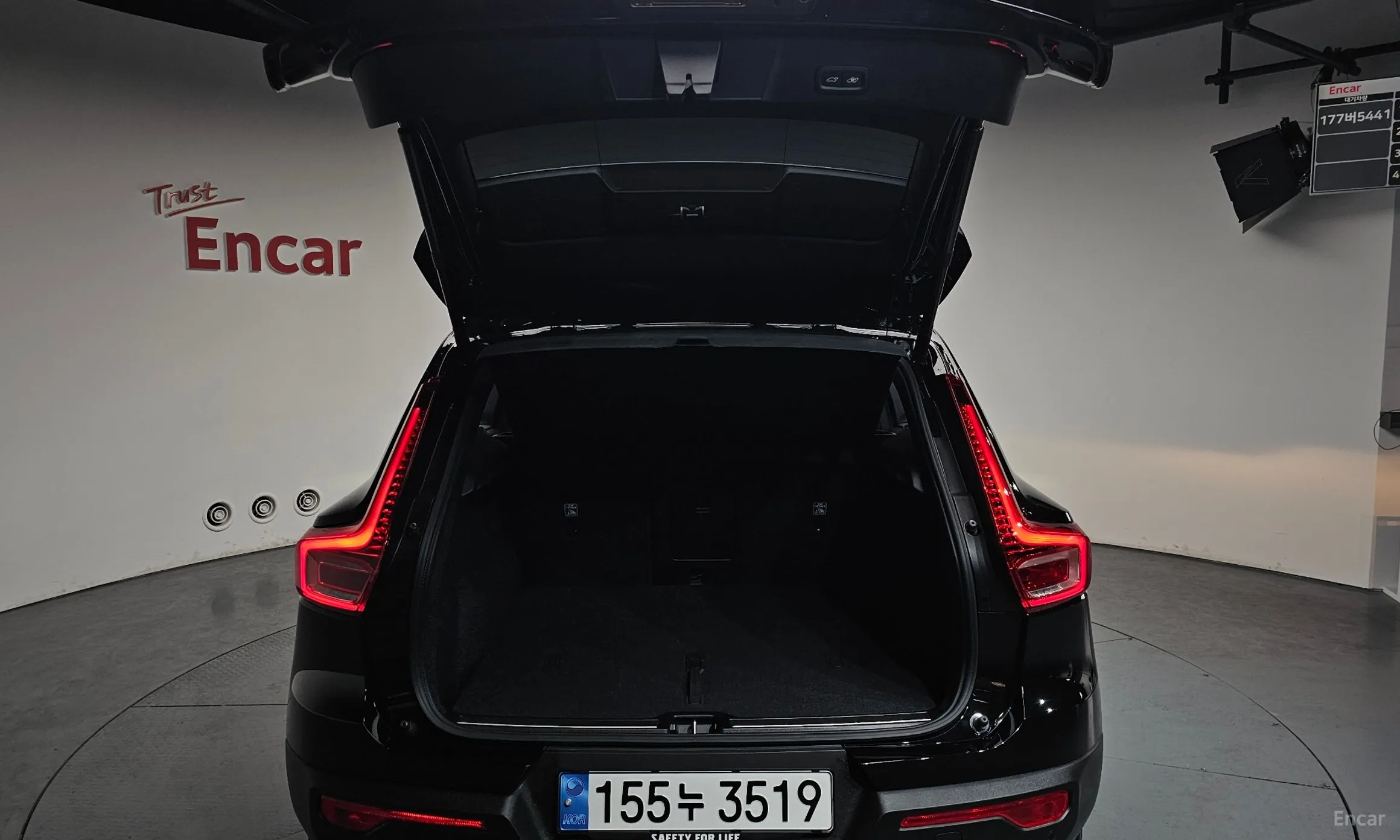 Volvo XC40 превью 20