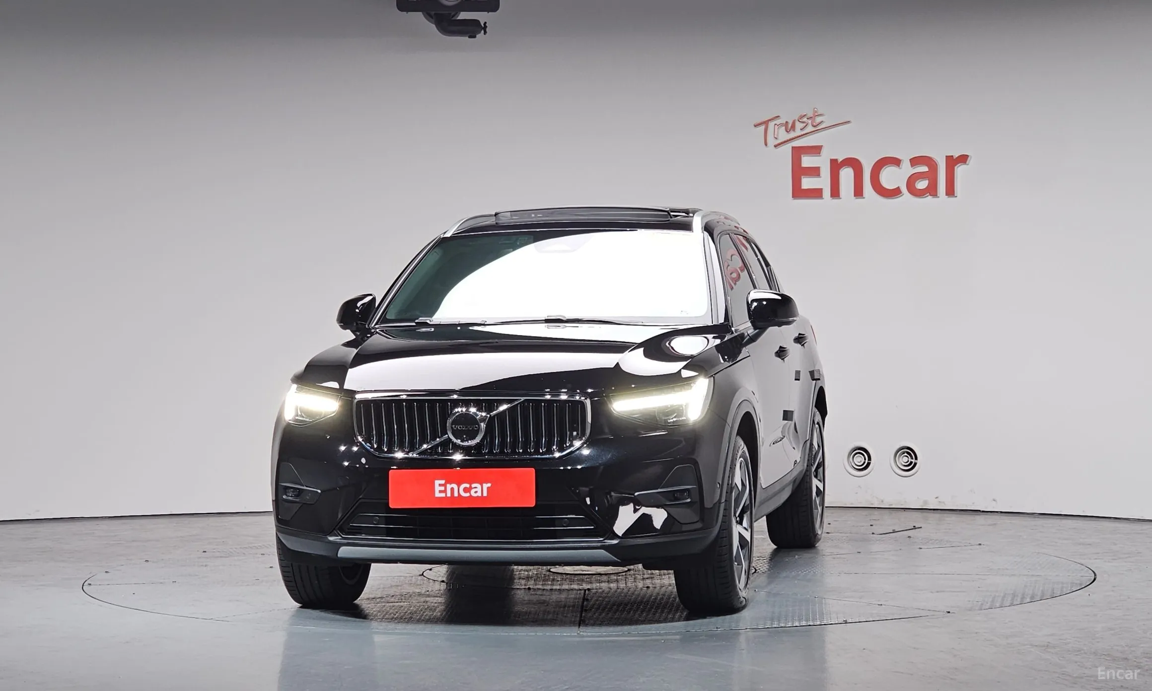Volvo XC40 превью 3