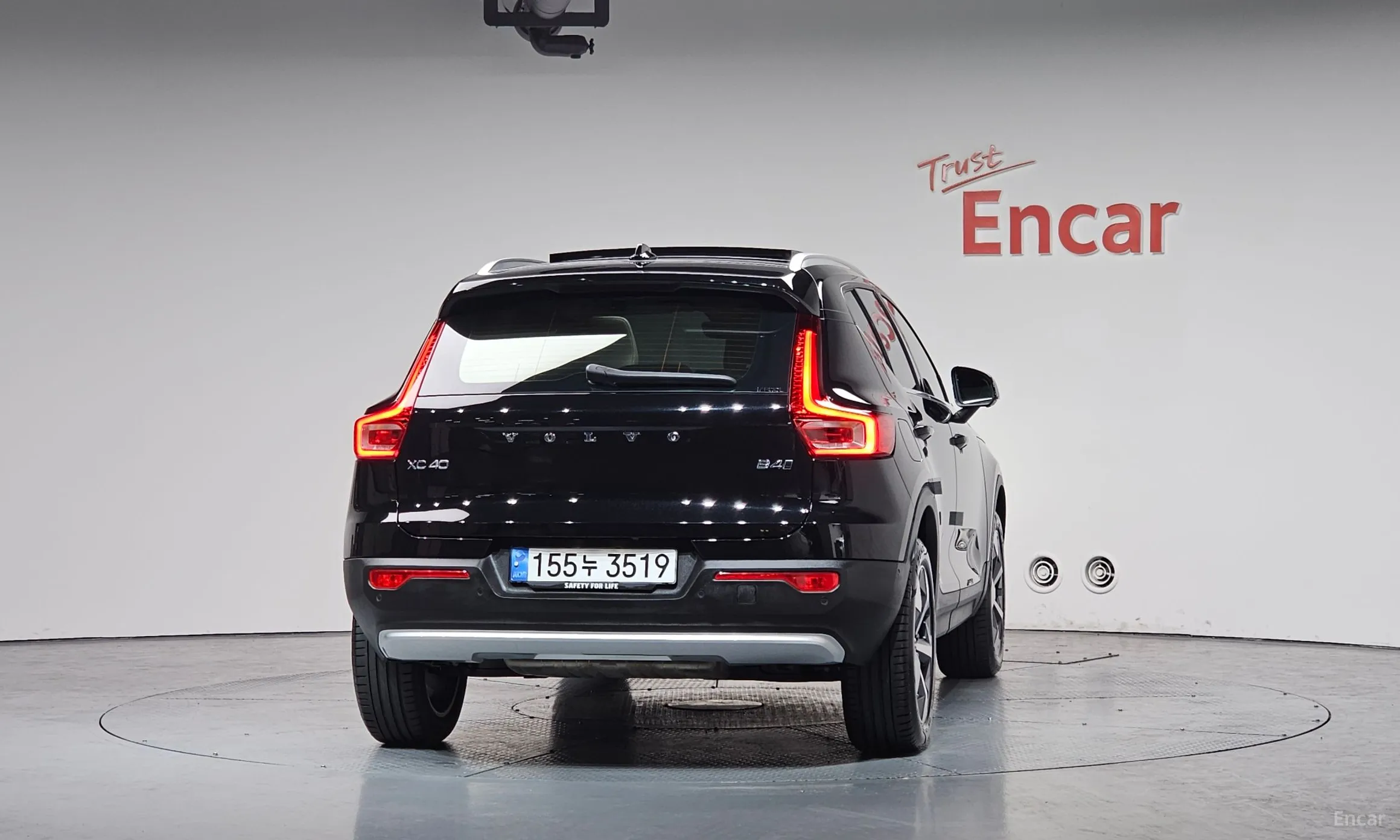 Volvo XC40 превью 4