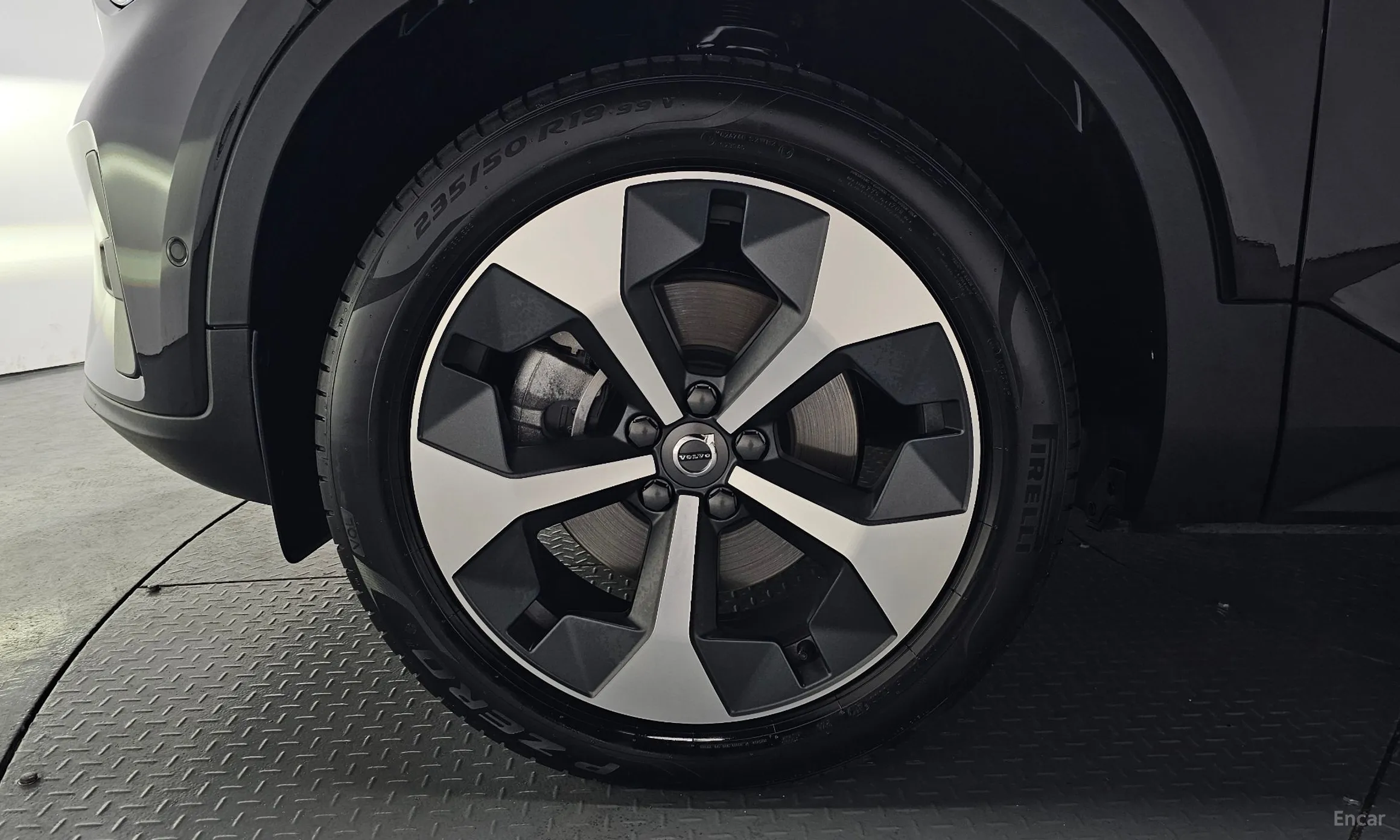 Volvo XC40 превью 5