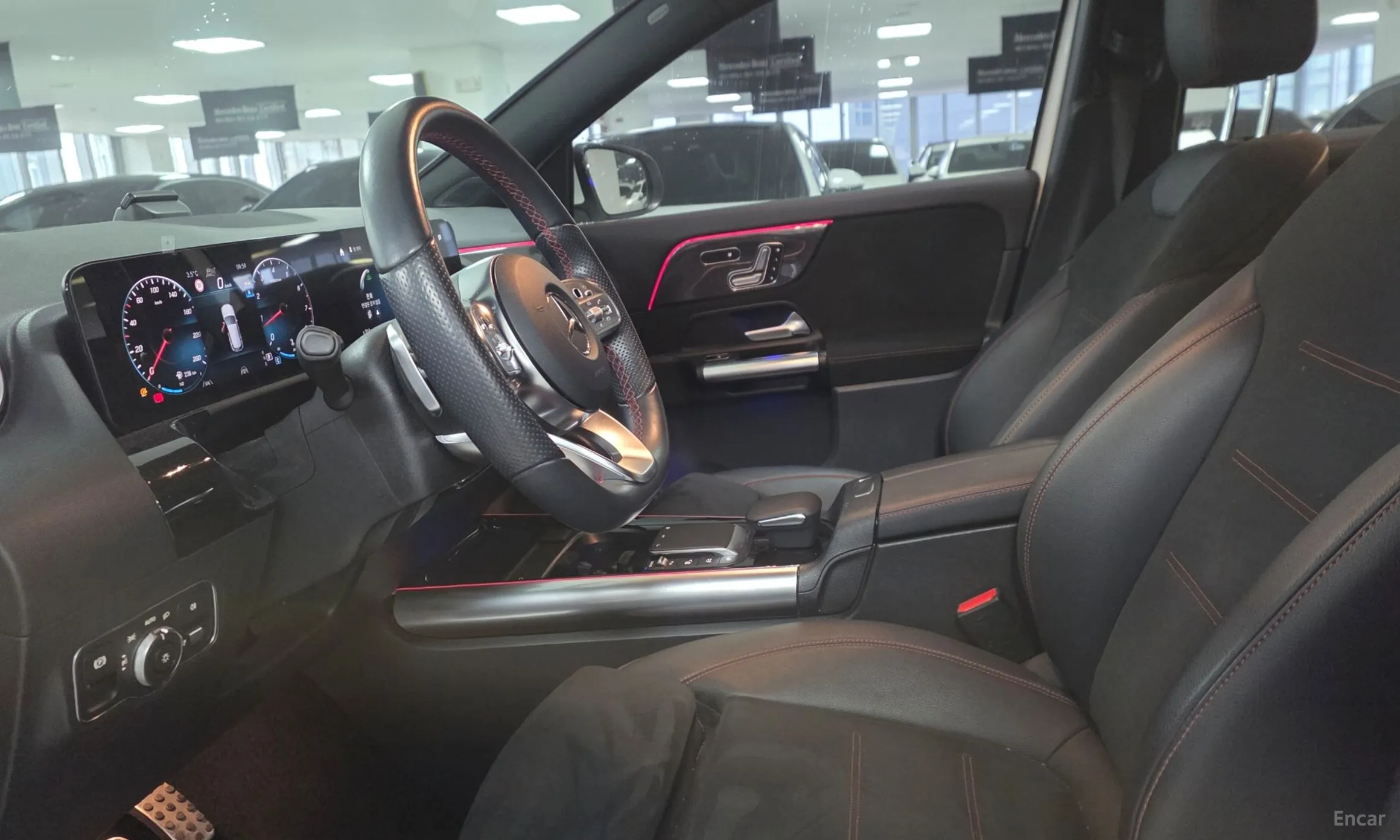 Mercedes Benz GLA-Class H247 превью 14