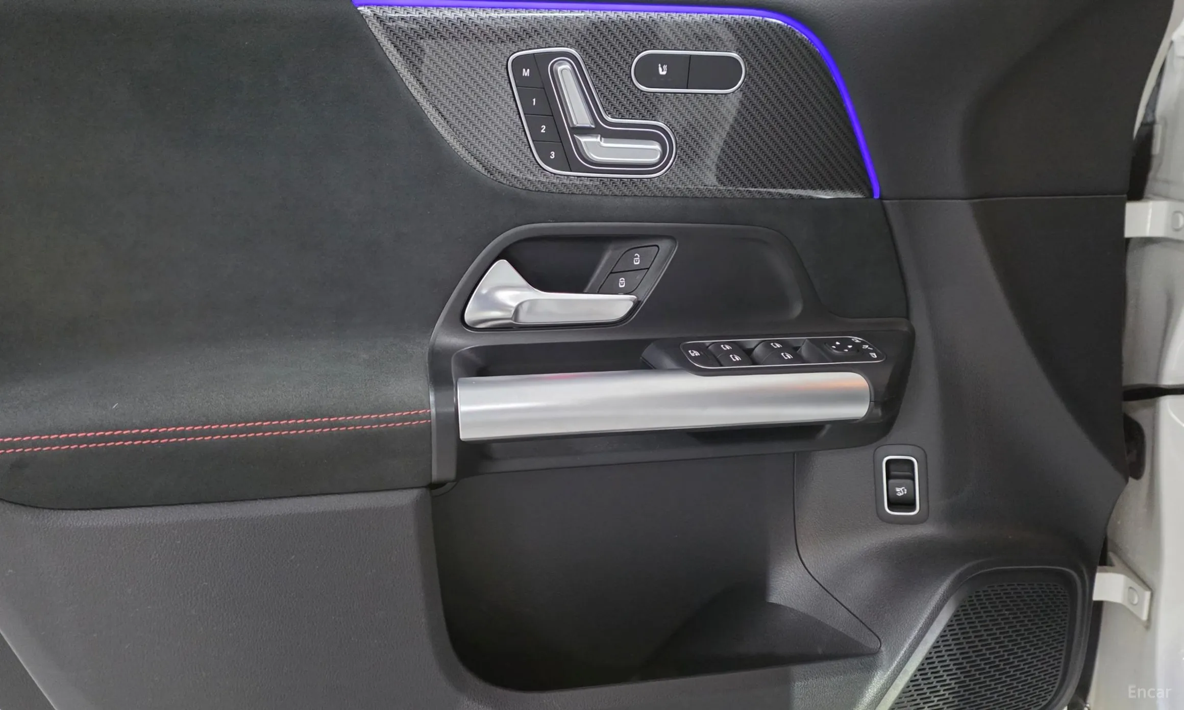 Mercedes Benz GLA-Class H247 превью 15