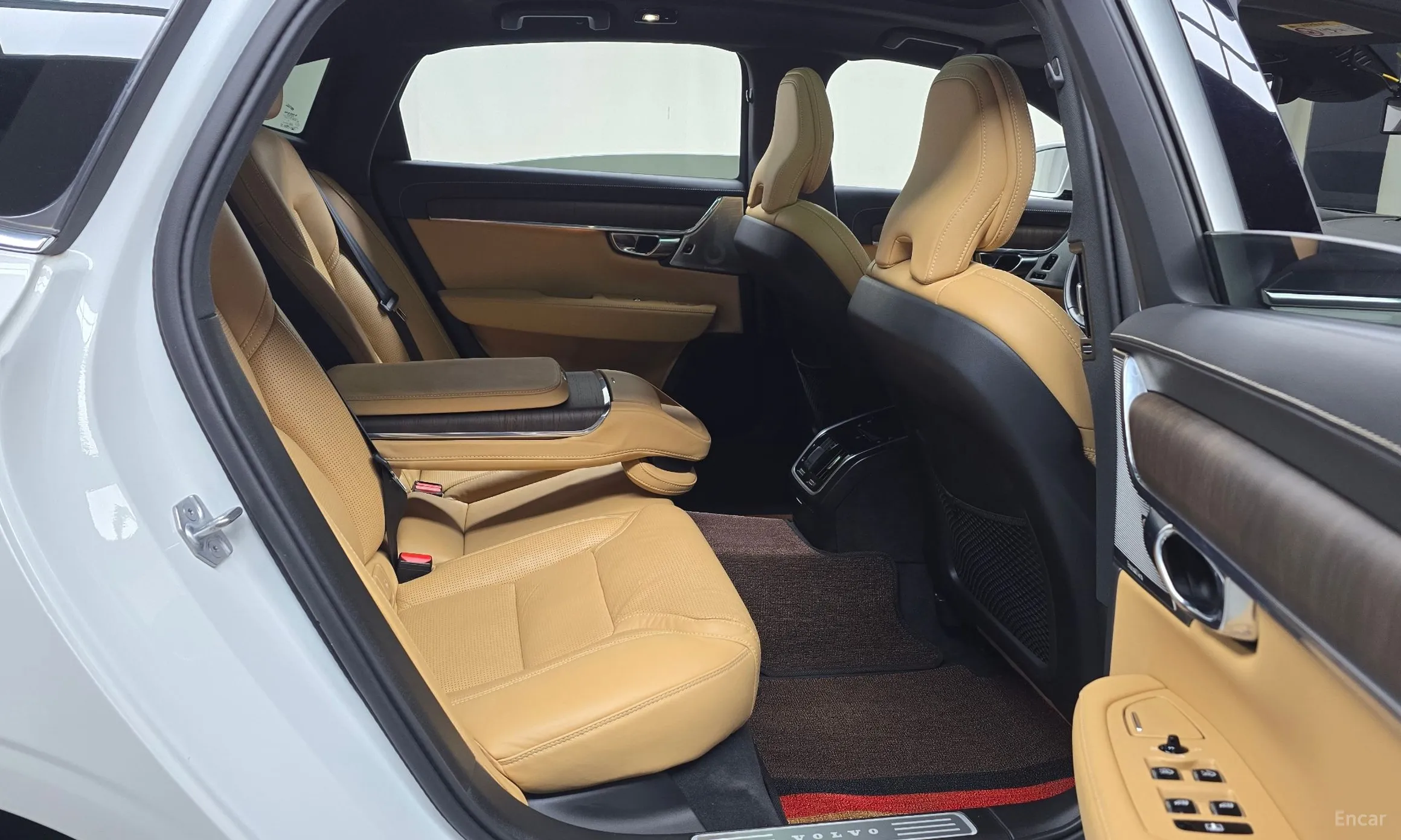 Volvo S90 превью 12