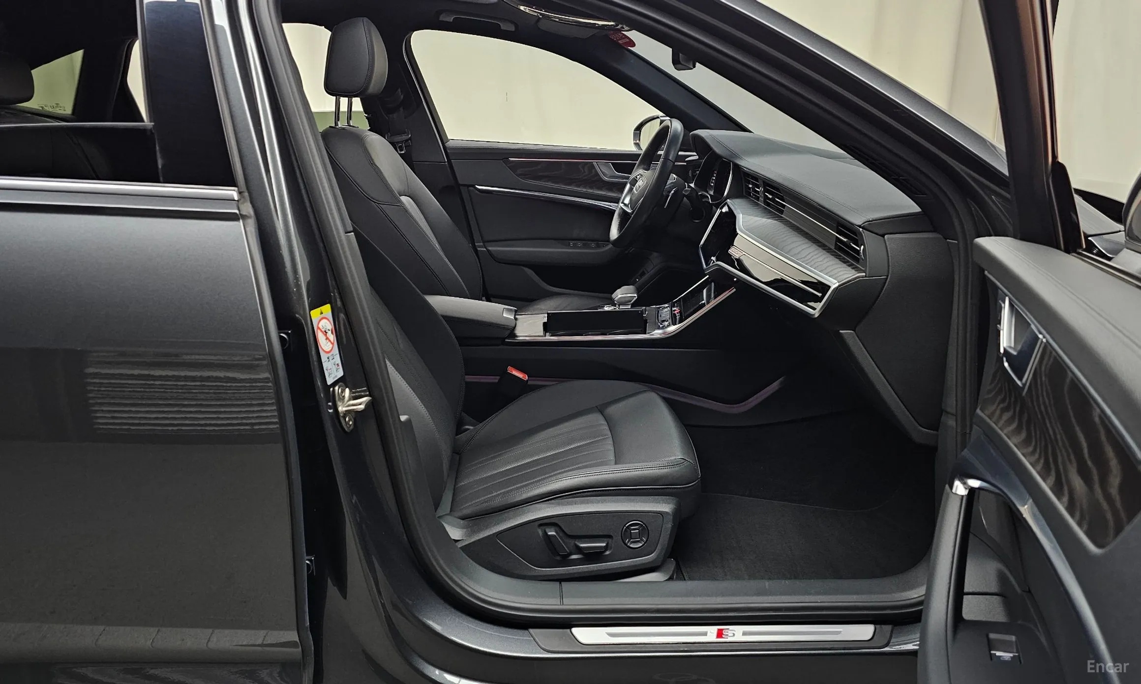 Audi A6 (C8) превью 11