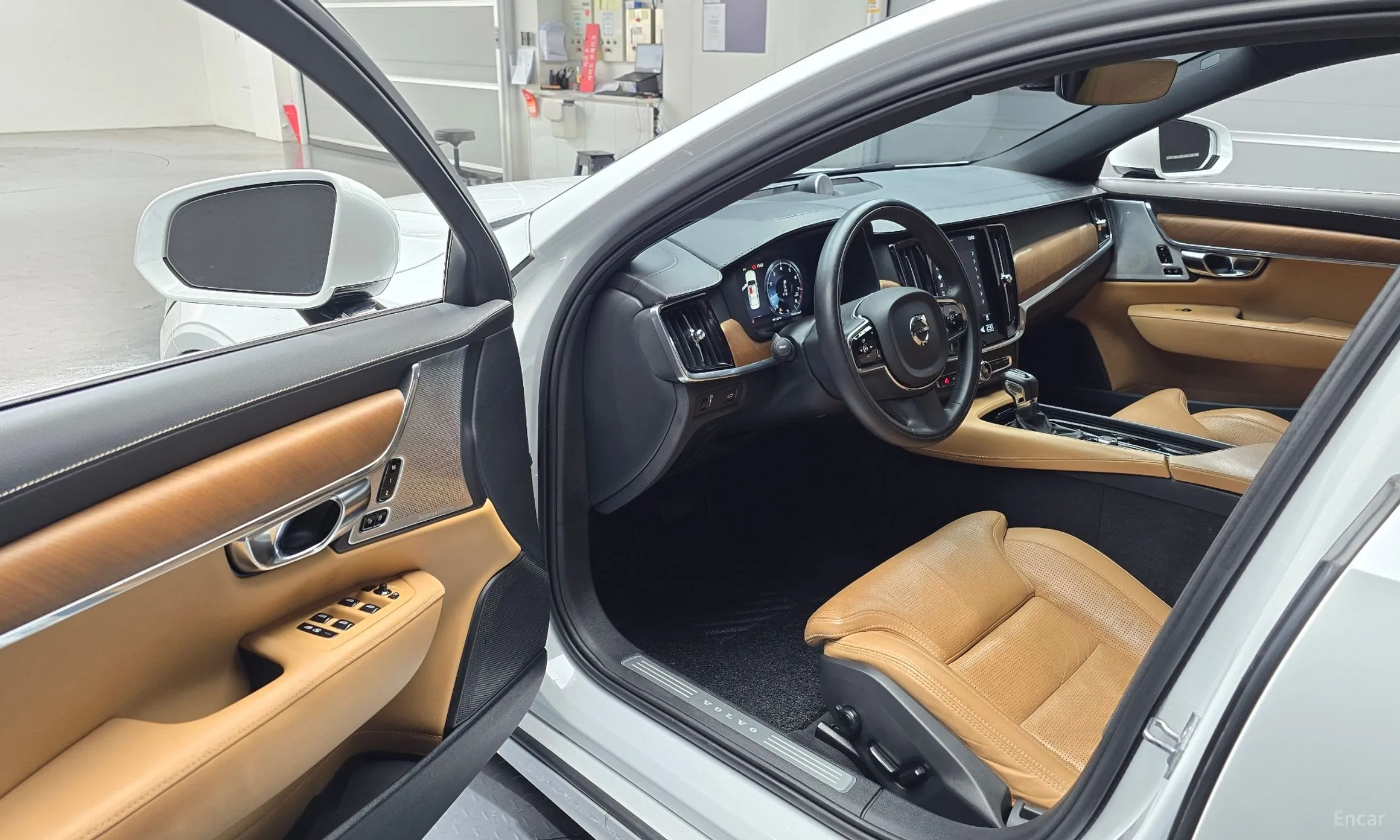 Volvo S90 превью 10
