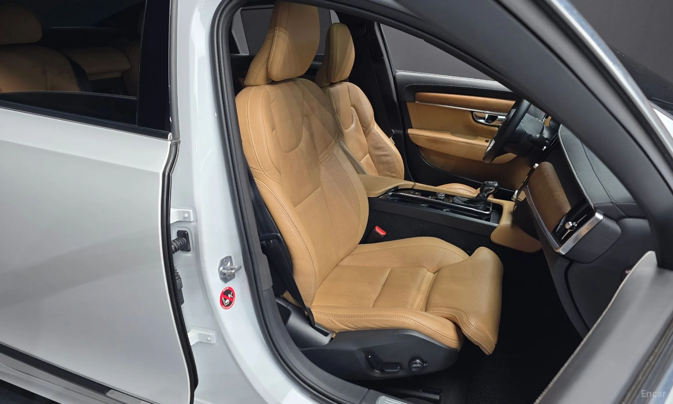 Volvo S90 превью 12