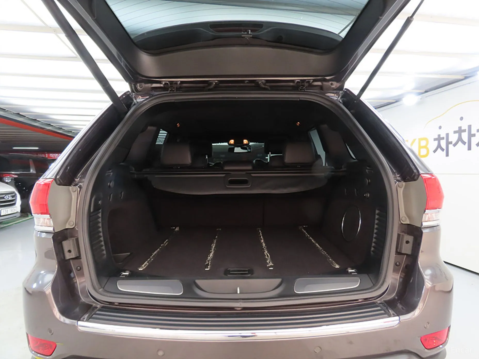 Jeep Grand Cherokee превью 18