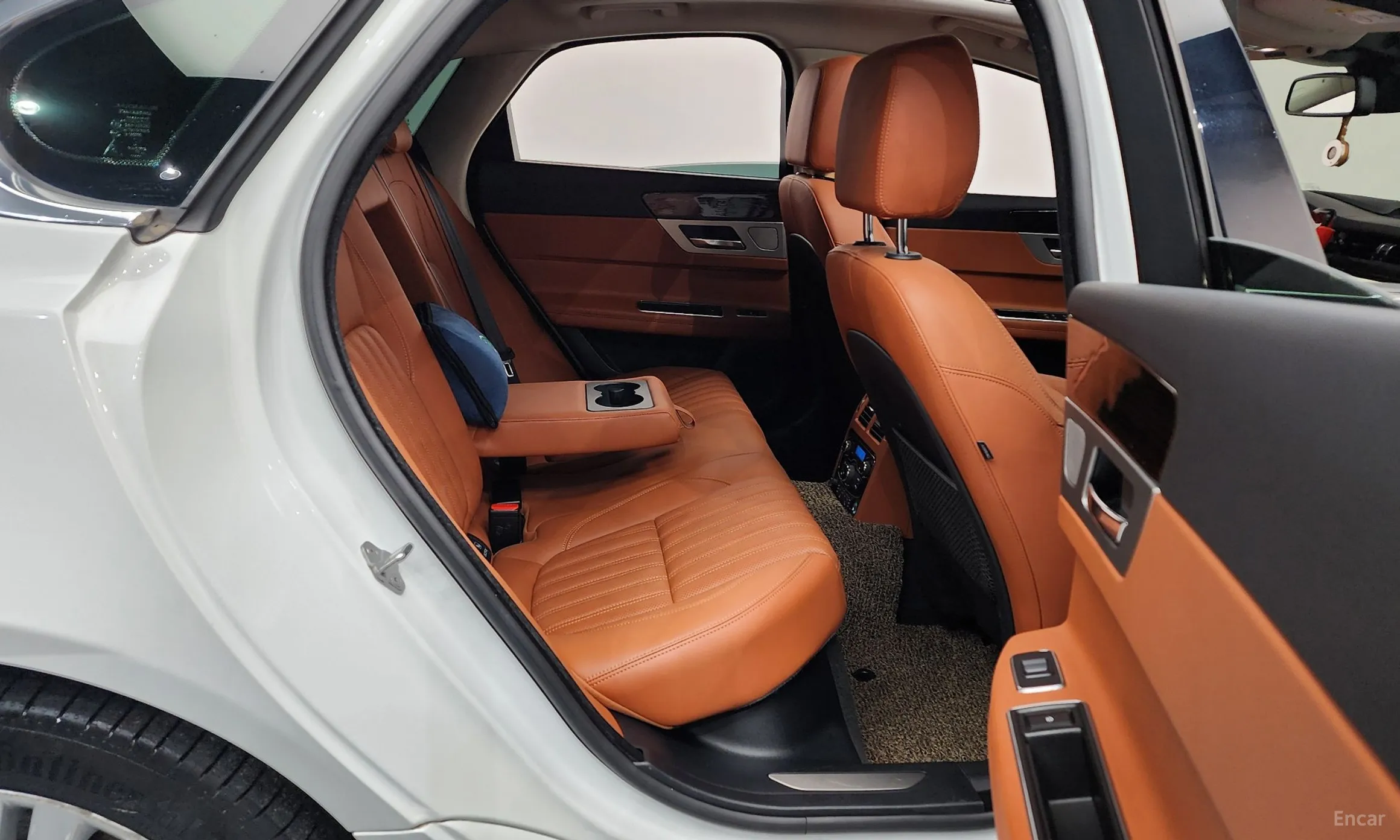 Jaguar XF (x260) превью 11