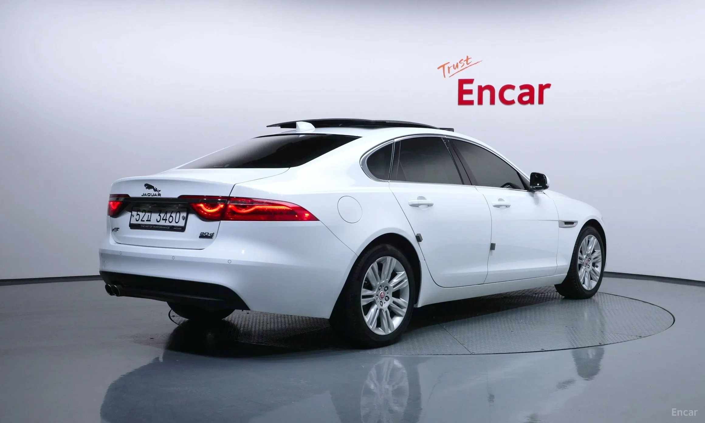 Jaguar XF (x260)