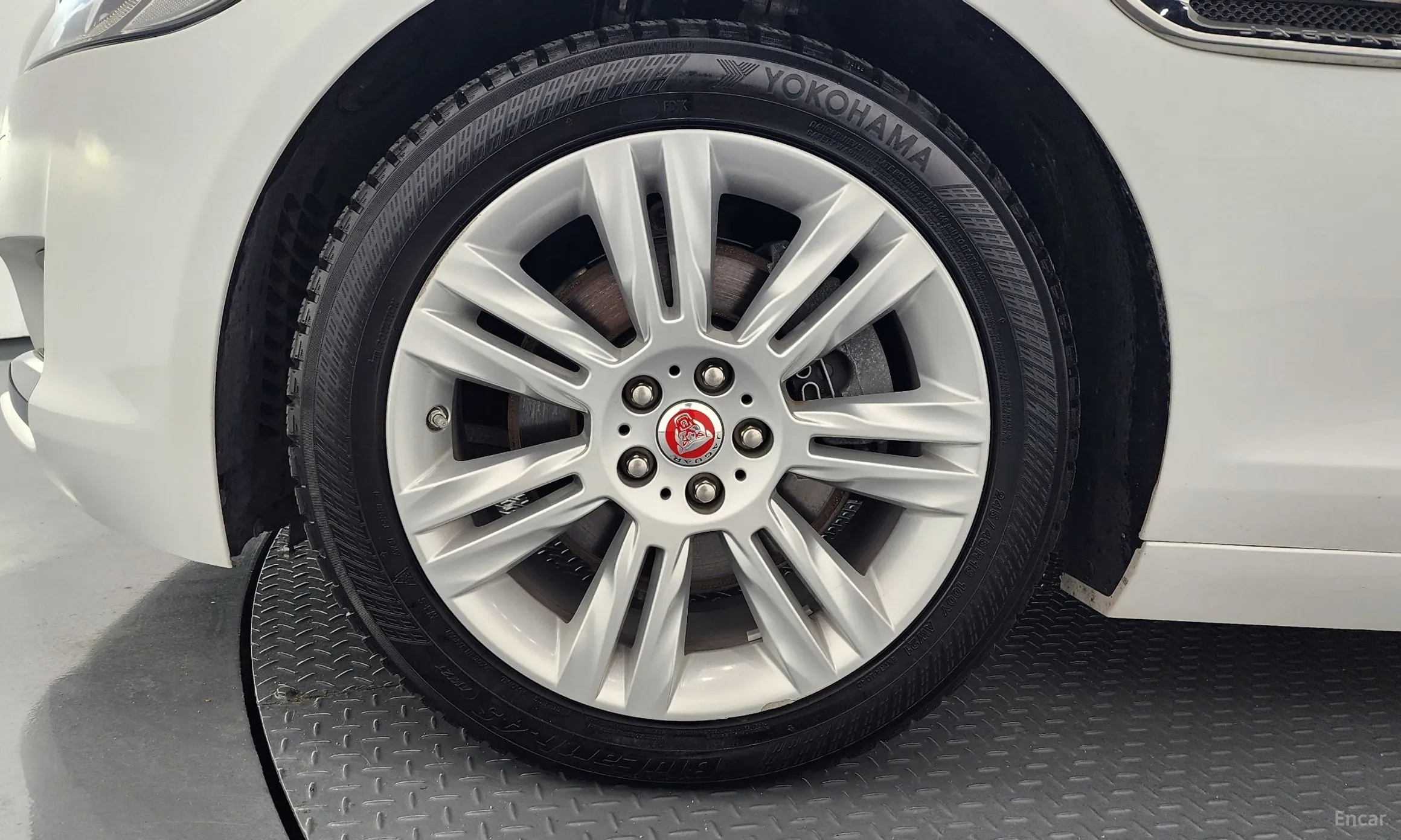 Jaguar XF (x260) превью 5