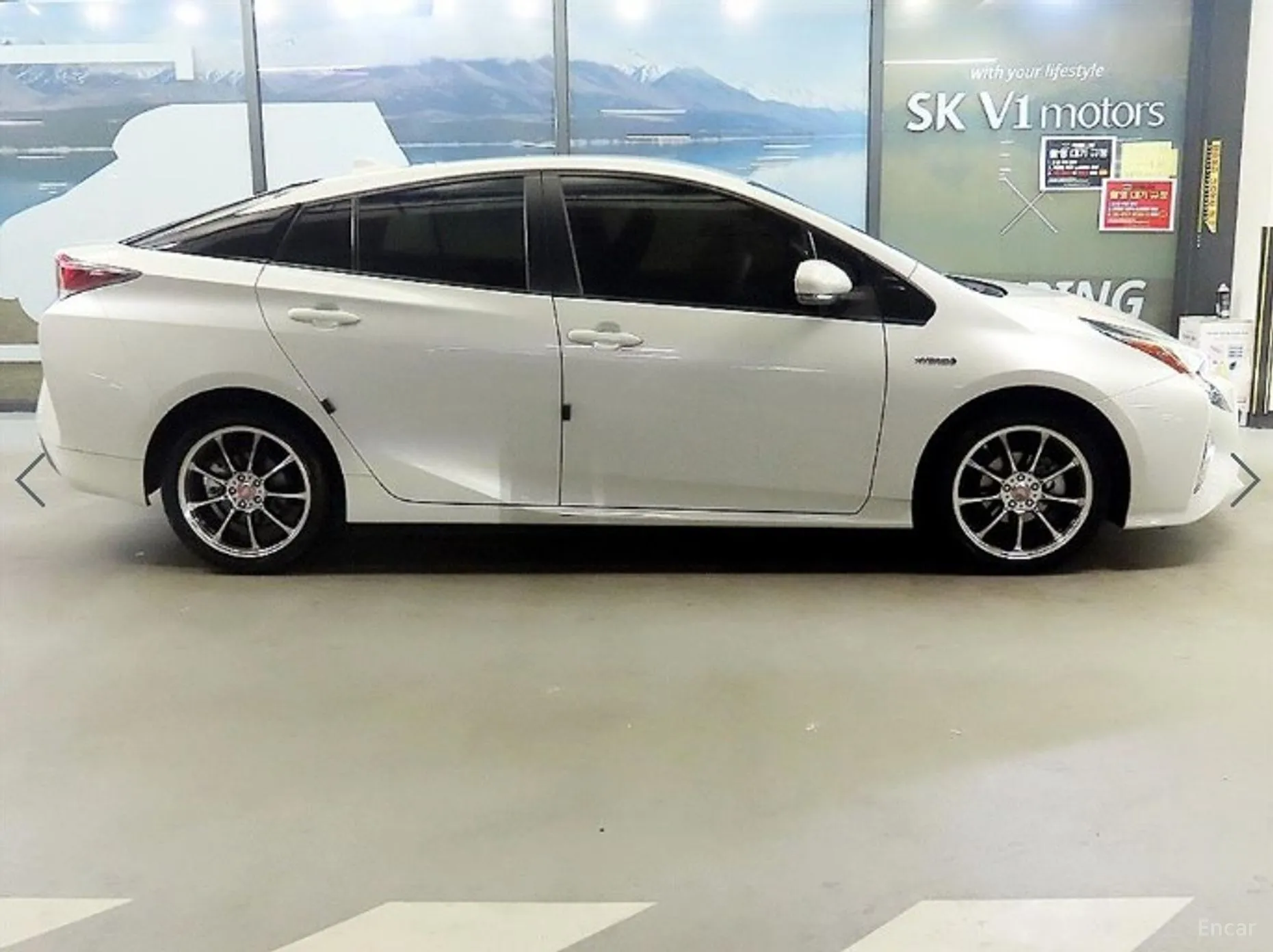Toyota Prius 4th Generation превью 3