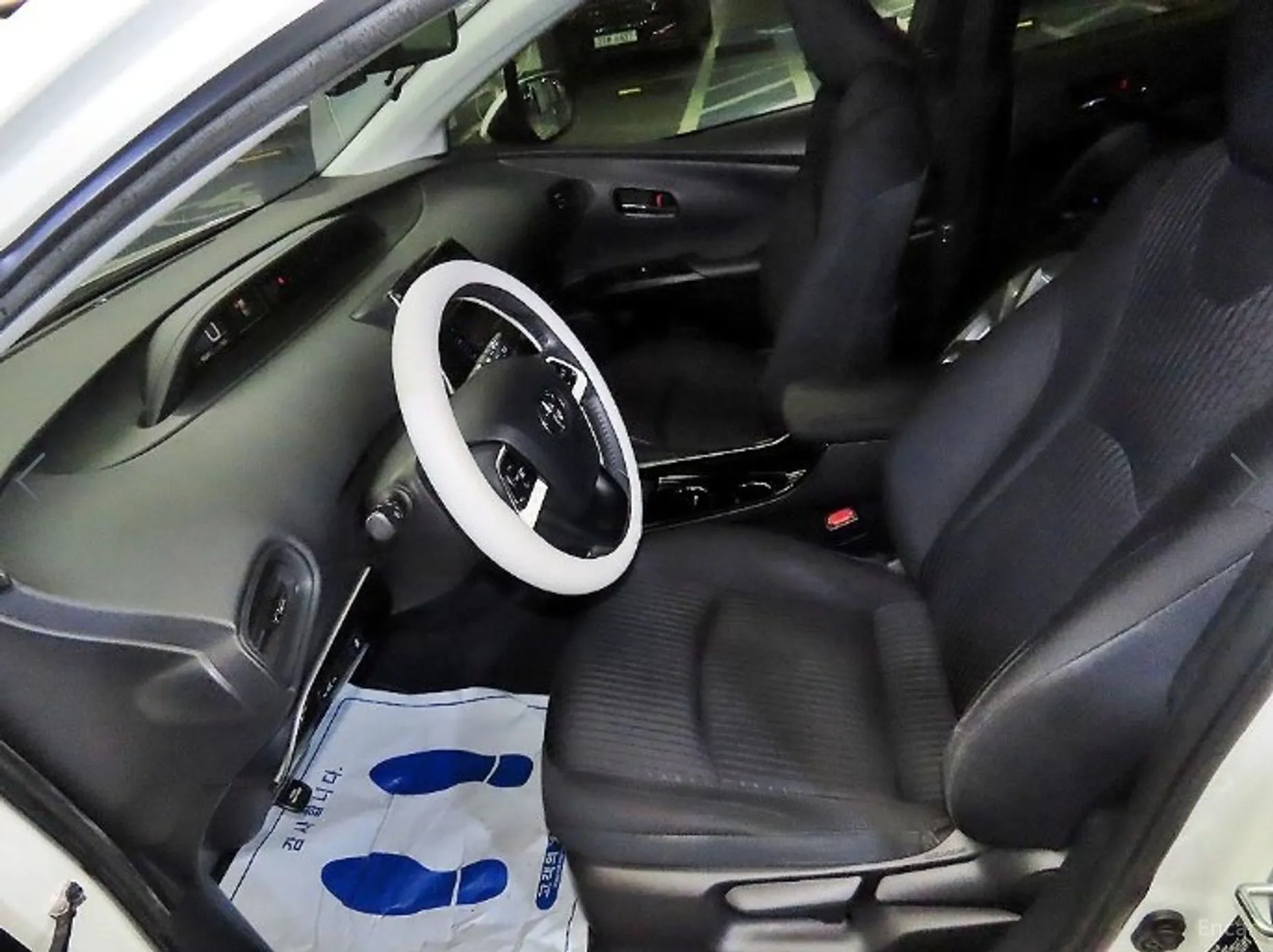 Toyota Prius 4th Generation превью 6